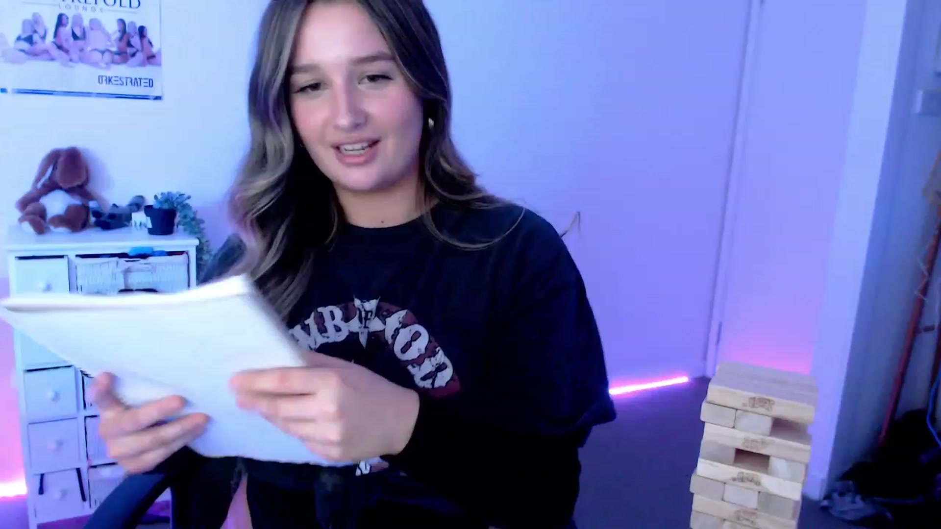 Gallery image thumbnail from StonksRoom's myfreecams stream on, 11/04/2023, 08:32 image 20 of 20