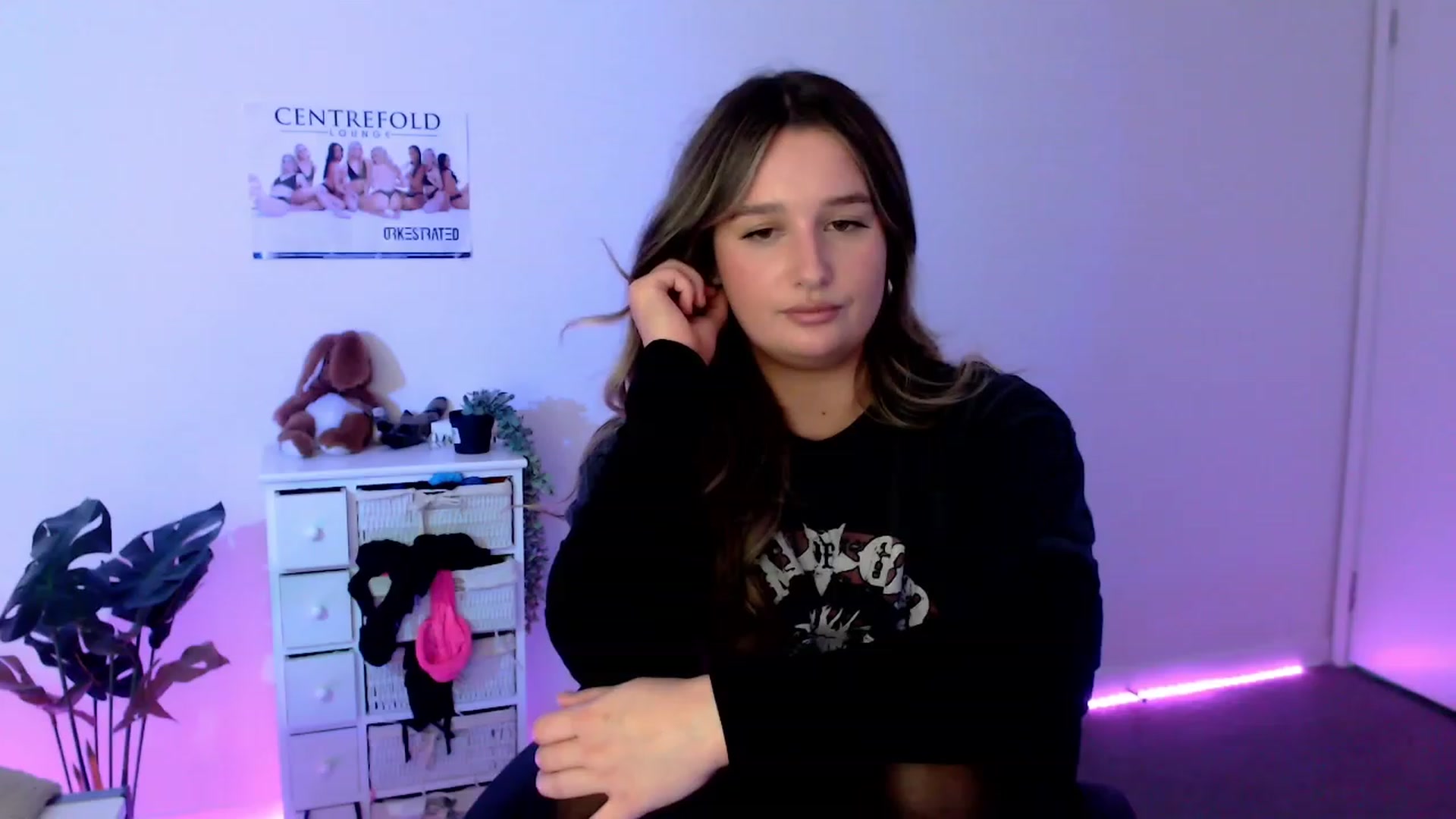 Gallery image thumbnail from StonksRoom's myfreecams stream on, 11/04/2023, 08:32 image 15 of 20