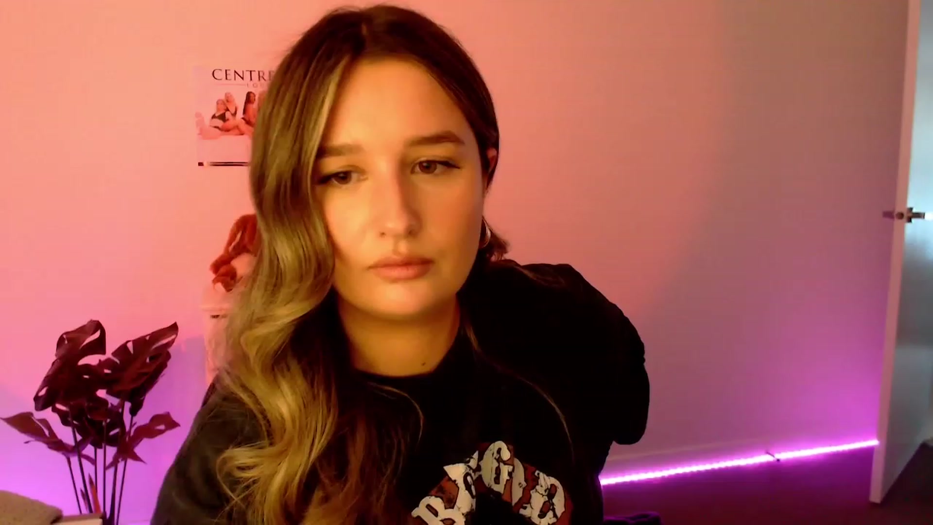 Gallery image thumbnail from StonksRoom's myfreecams stream on, 11/04/2023, 08:32 image 3 of 20