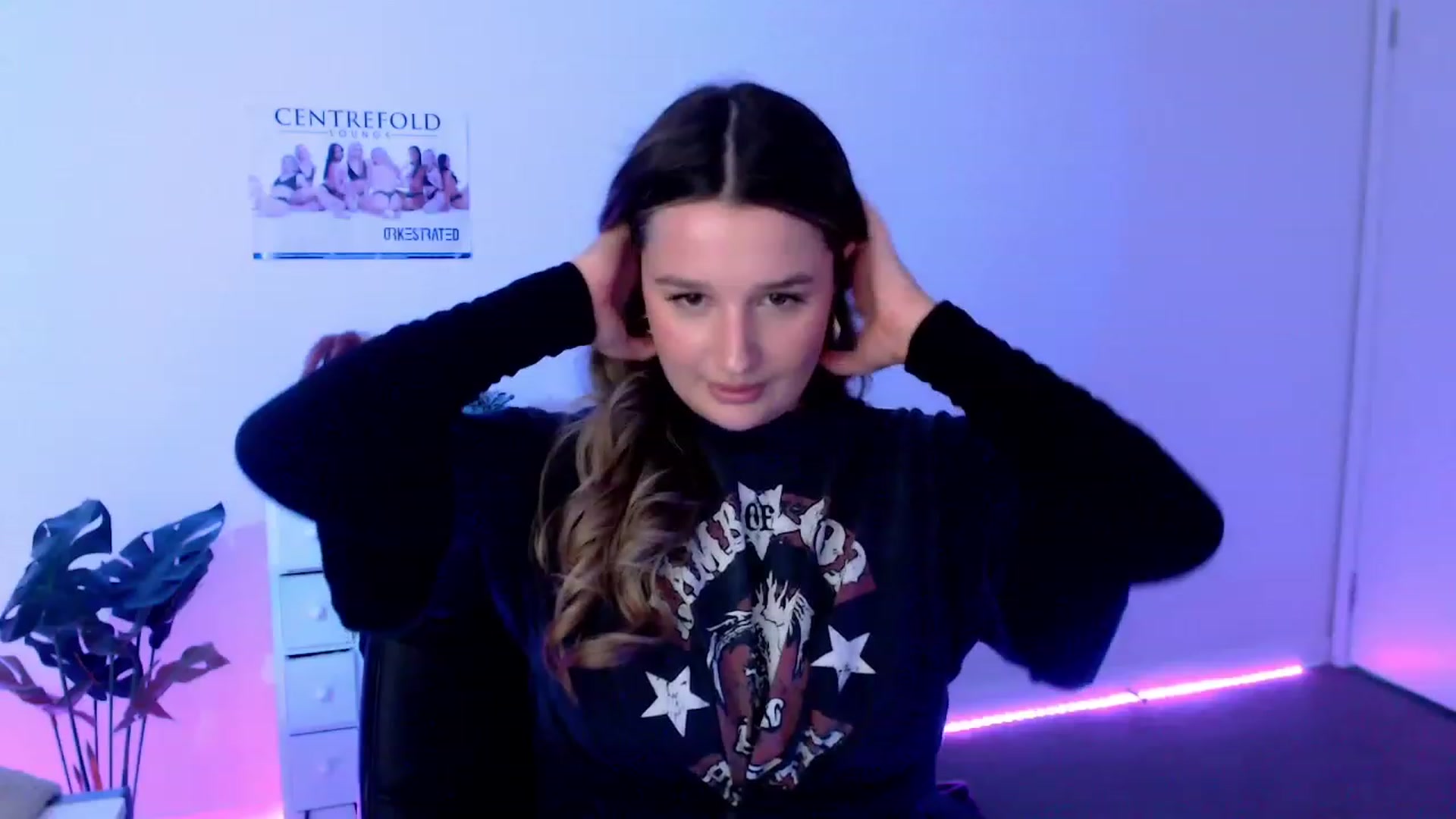 Gallery image thumbnail from StonksRoom's myfreecams stream on, 11/04/2023, 08:32 image 10 of 20