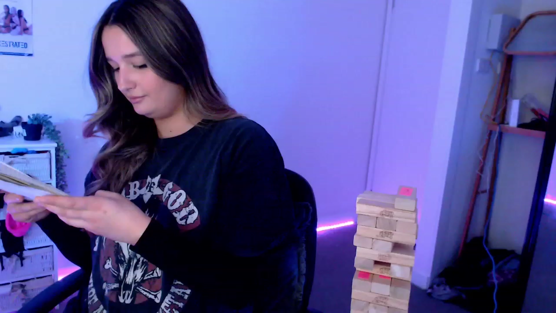 Gallery image thumbnail from StonksRoom's myfreecams stream on, 11/04/2023, 09:44 image 6 of 20