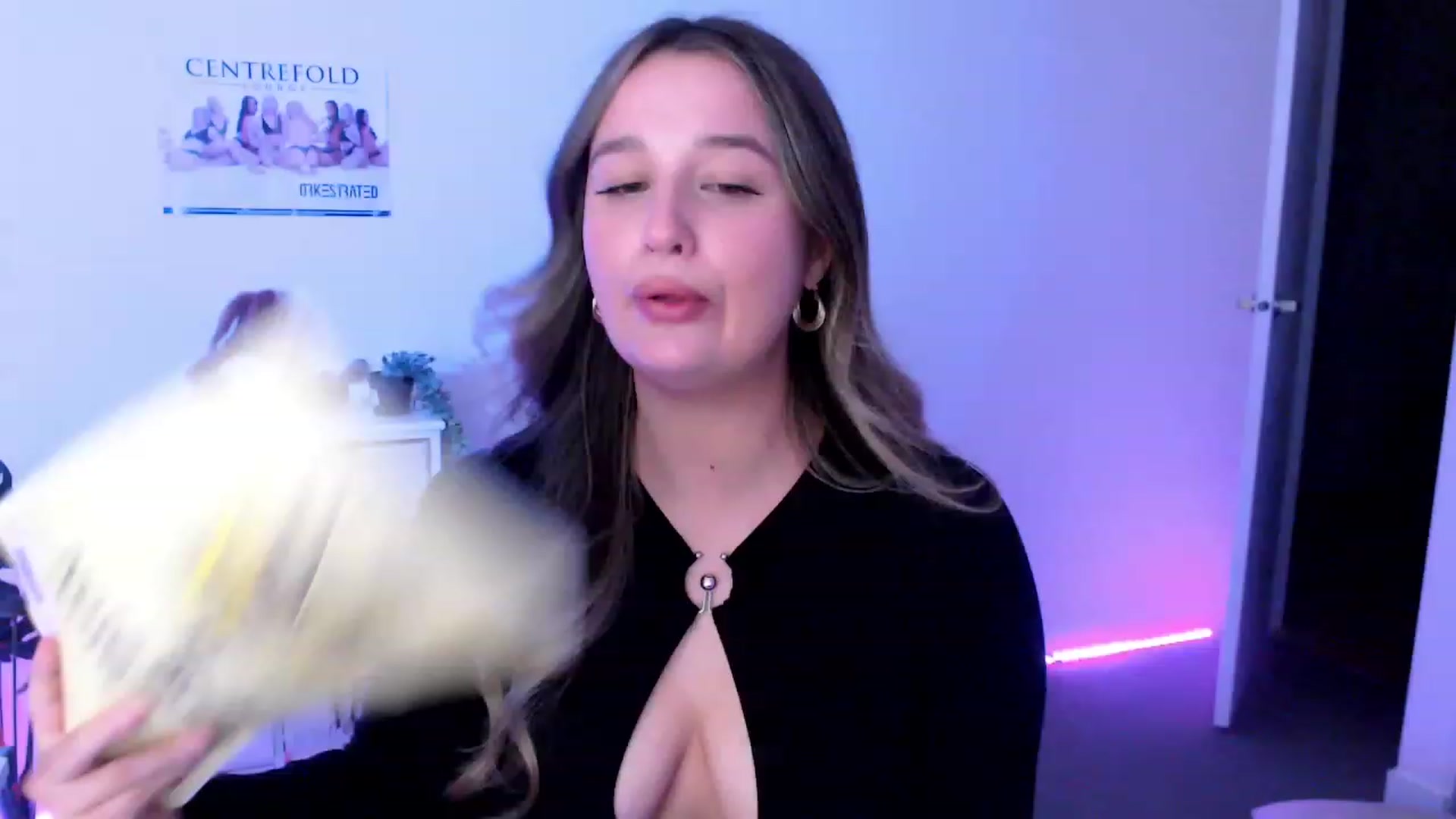 Gallery image thumbnail from StonksRoom's myfreecams stream on, 11/04/2023, 09:44 image 20 of 20