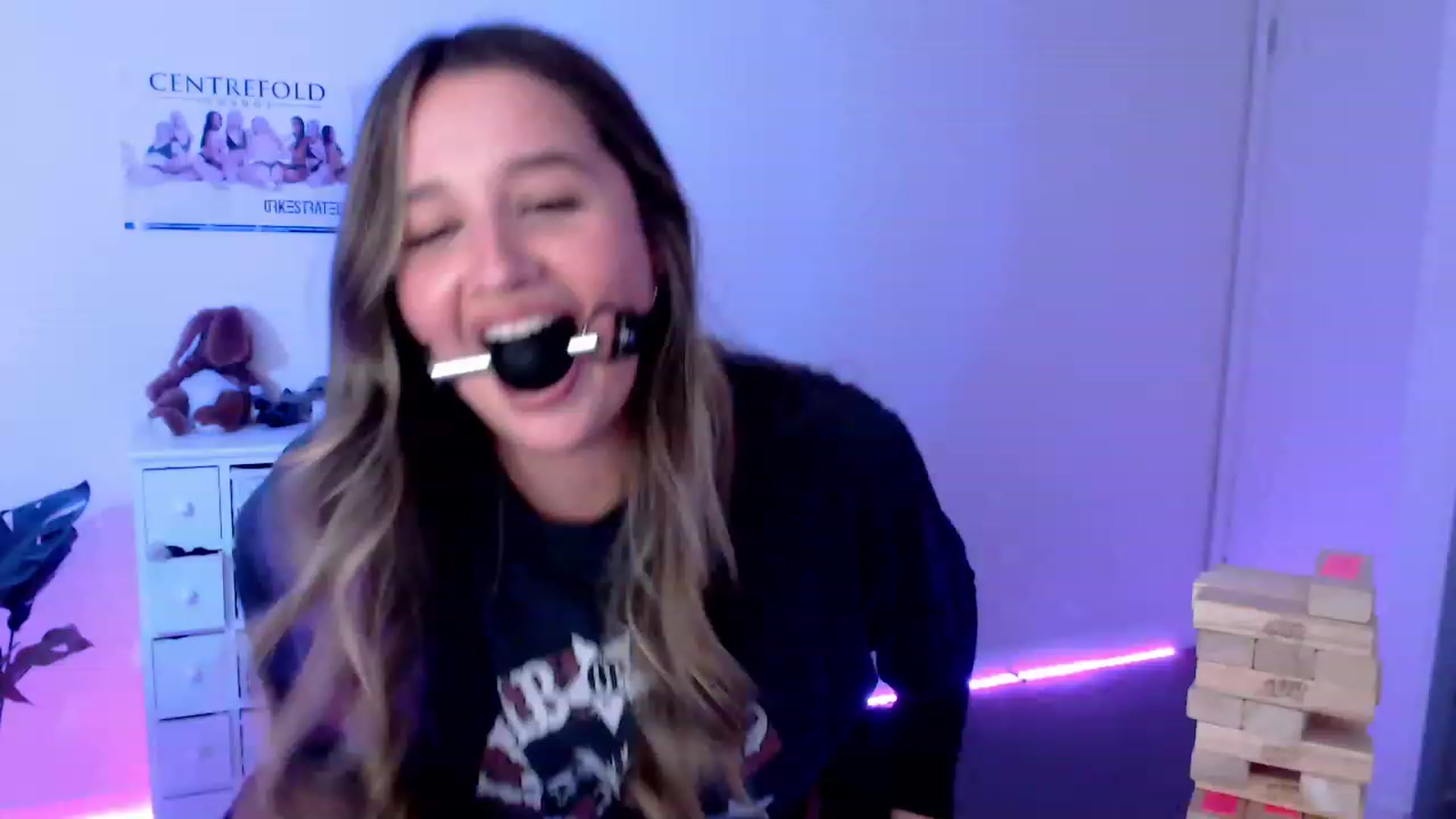 Gallery image thumbnail from StonksRoom's myfreecams stream on, 11/04/2023, 09:44 image 9 of 20