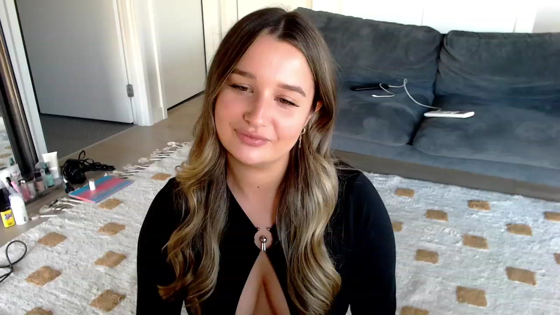 Gallery image thumbnail from StonksRoom's myfreecams stream on, 11/10/2023, 08:43 image 10 of 20