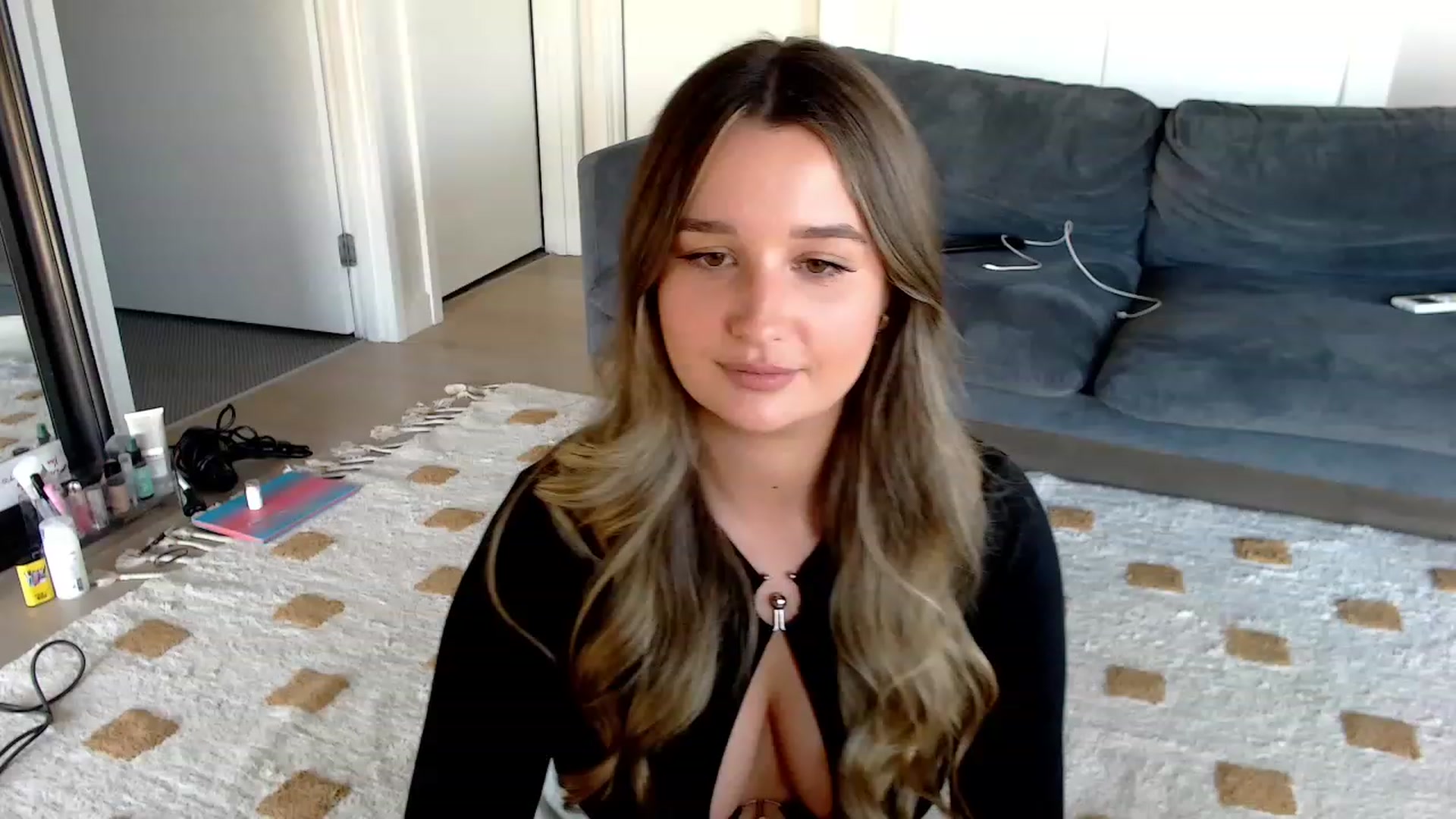 Gallery image thumbnail from StonksRoom's myfreecams stream on, 11/10/2023, 08:43 image 3 of 20