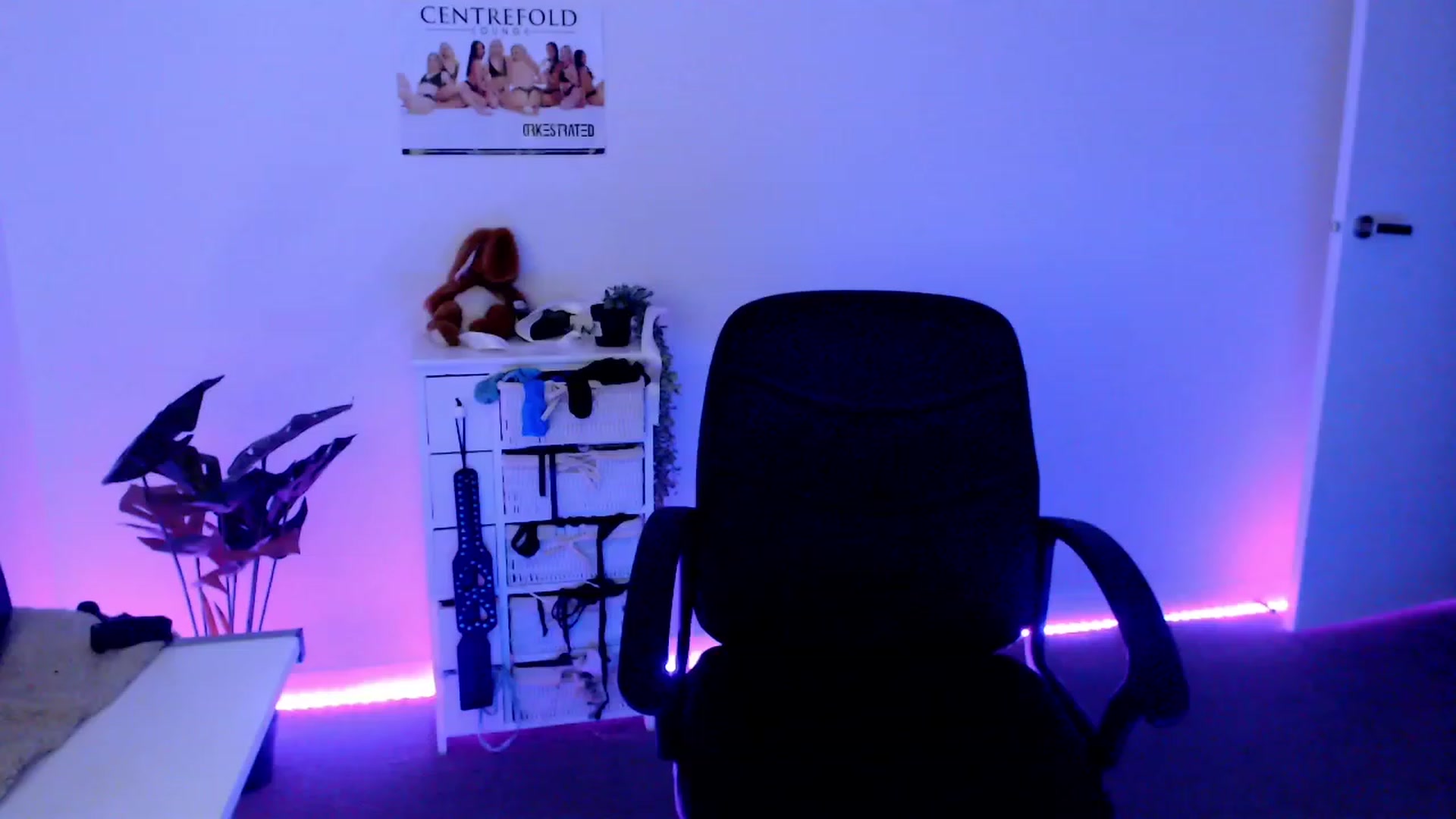 Gallery image thumbnail from StonksRoom's myfreecams stream on, 11/10/2023, 10:11 image 19 of 20