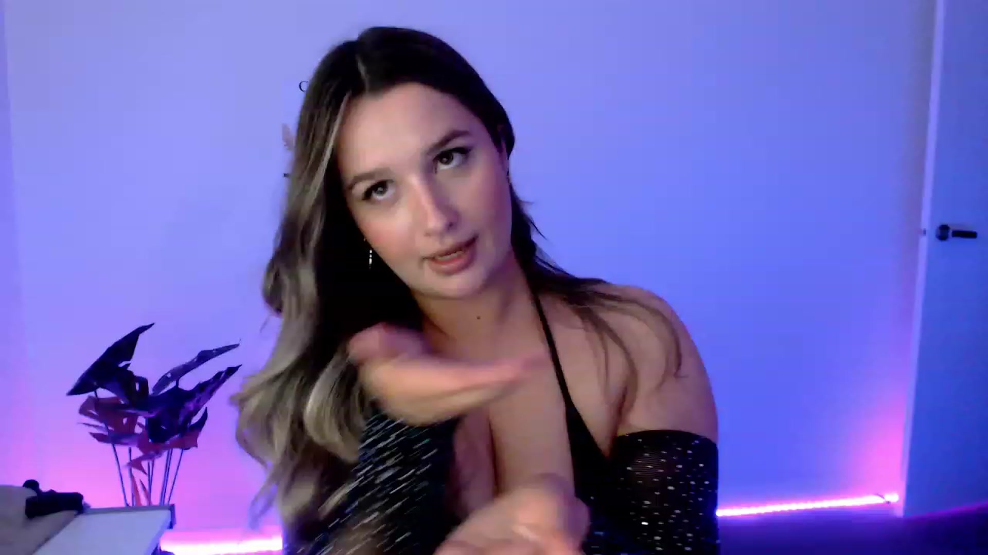 Gallery image thumbnail from StonksRoom's myfreecams stream on, 11/10/2023, 10:11 image 10 of 20