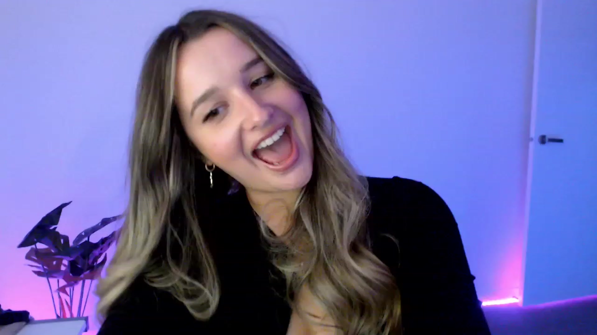 Gallery image thumbnail from StonksRoom's myfreecams stream on, 11/10/2023, 10:11 image 4 of 20