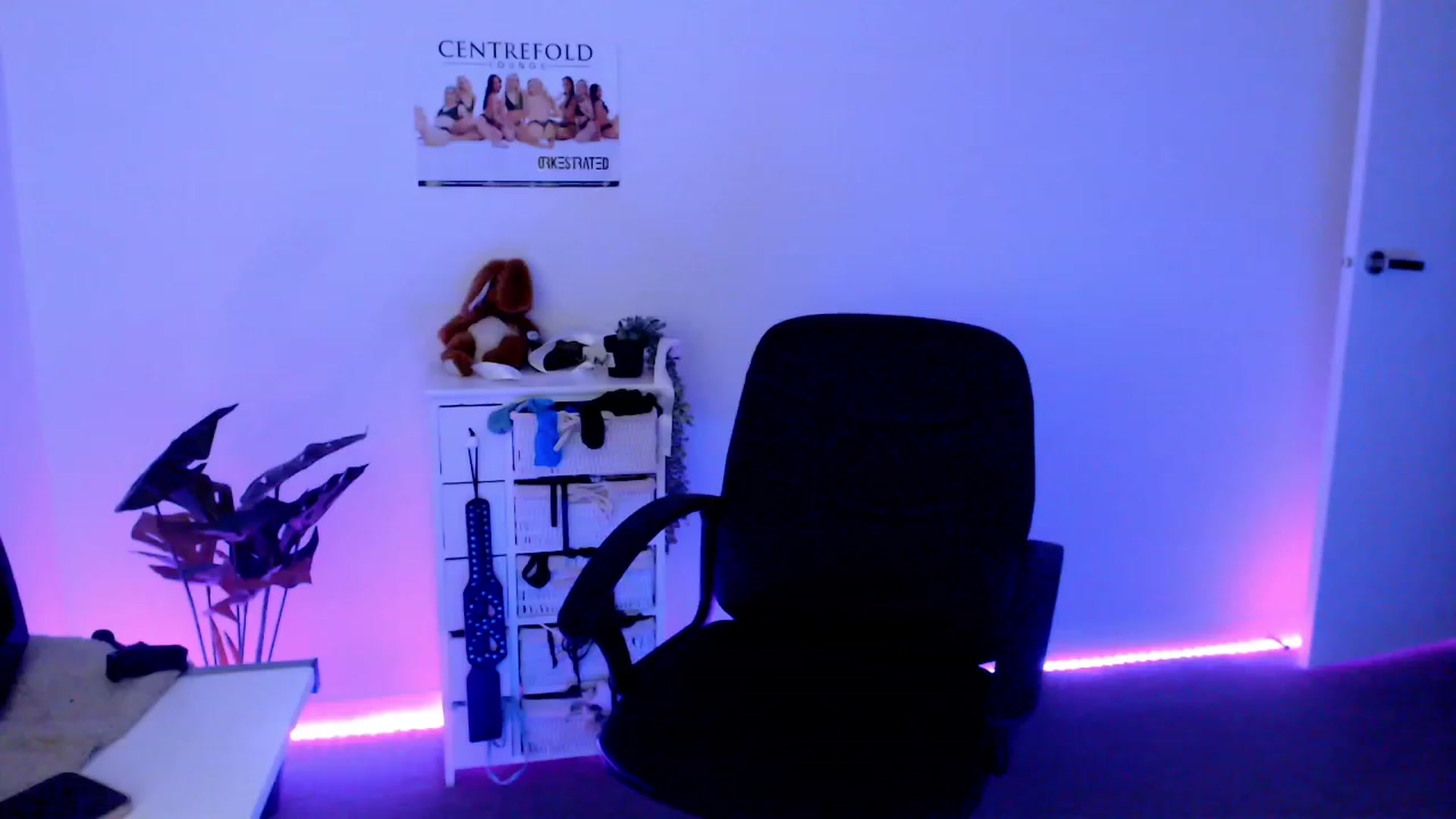 Gallery image thumbnail from StonksRoom's myfreecams stream on, 11/10/2023, 11:26 image 1 of 20