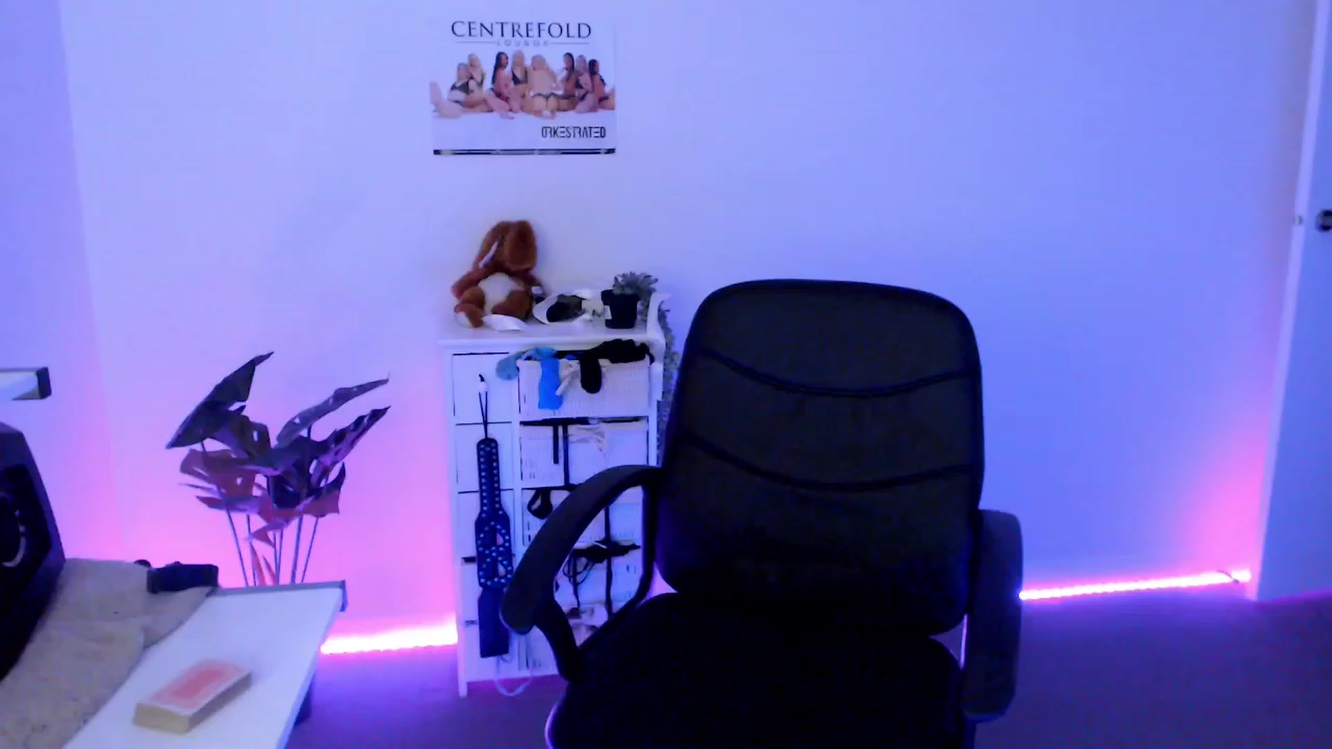 Gallery image thumbnail from StonksRoom's myfreecams stream on, 11/10/2023, 11:26 image 15 of 20