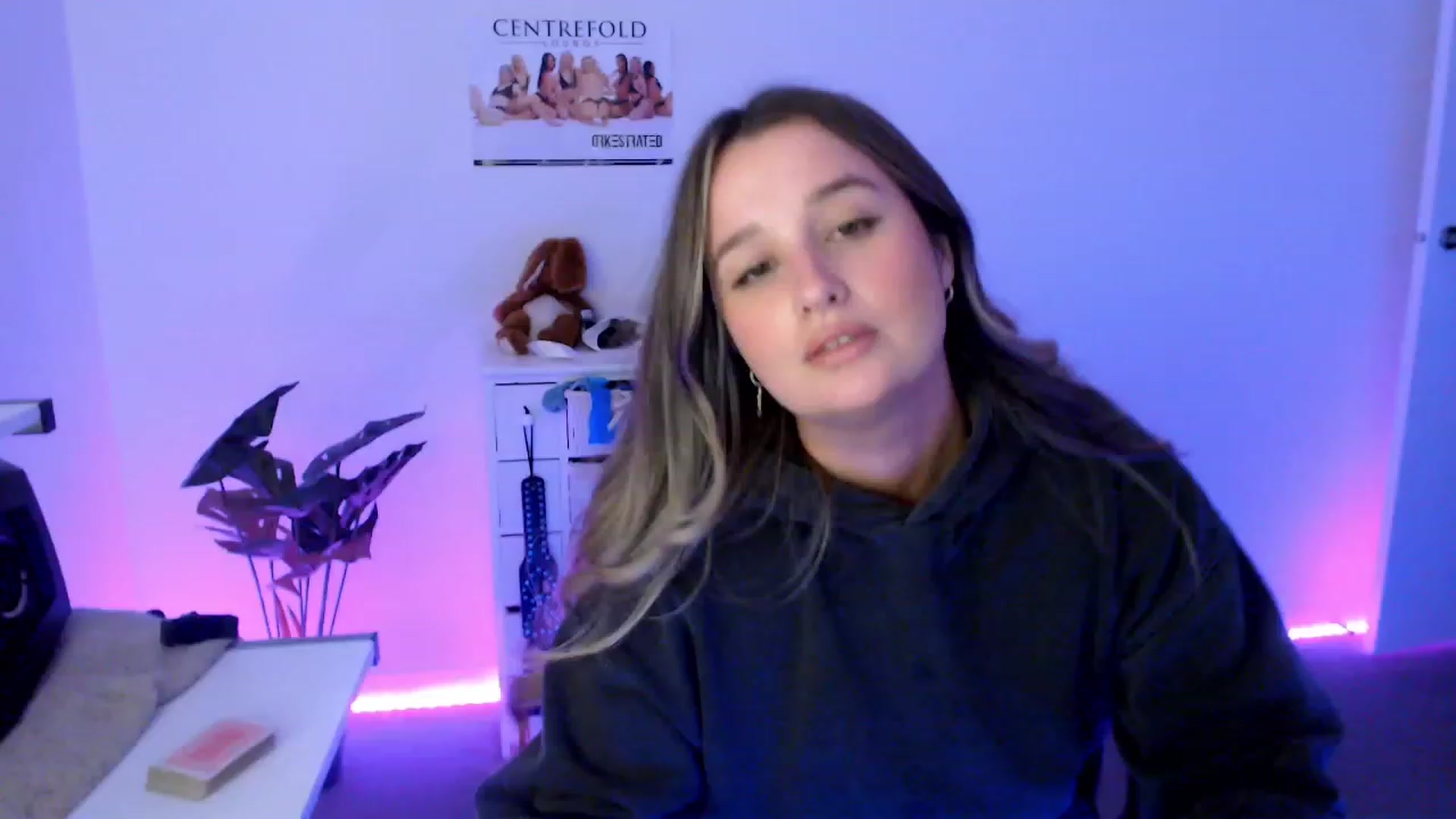 Gallery image thumbnail from StonksRoom's myfreecams stream on, 11/10/2023, 11:26 image 16 of 20