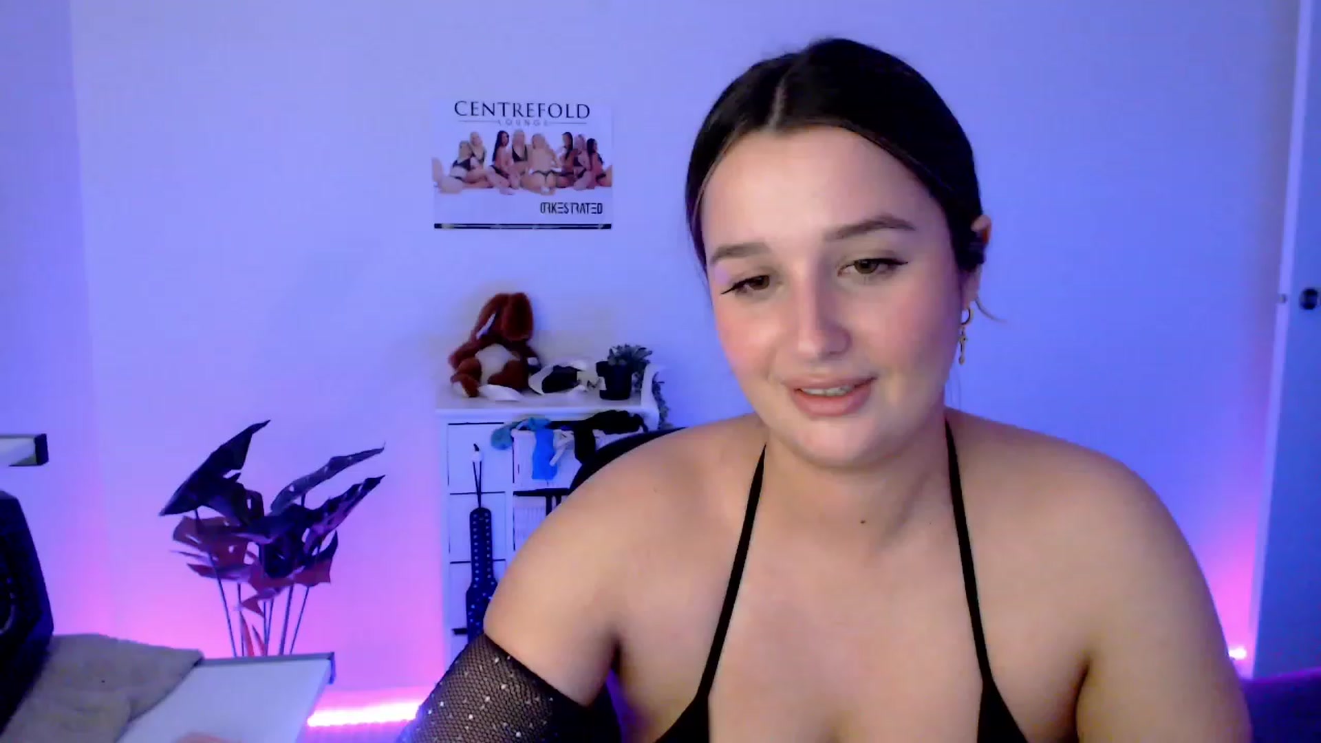 Gallery image thumbnail from StonksRoom's myfreecams stream on, 11/10/2023, 11:26 image 20 of 20