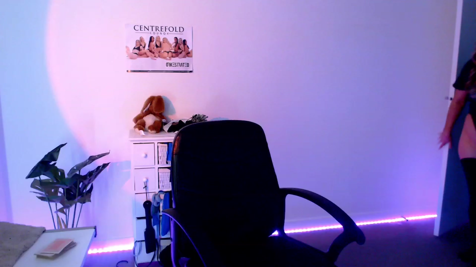 Gallery image thumbnail from StonksRoom's myfreecams stream on, 11/11/2023, 08:38 image 18 of 20