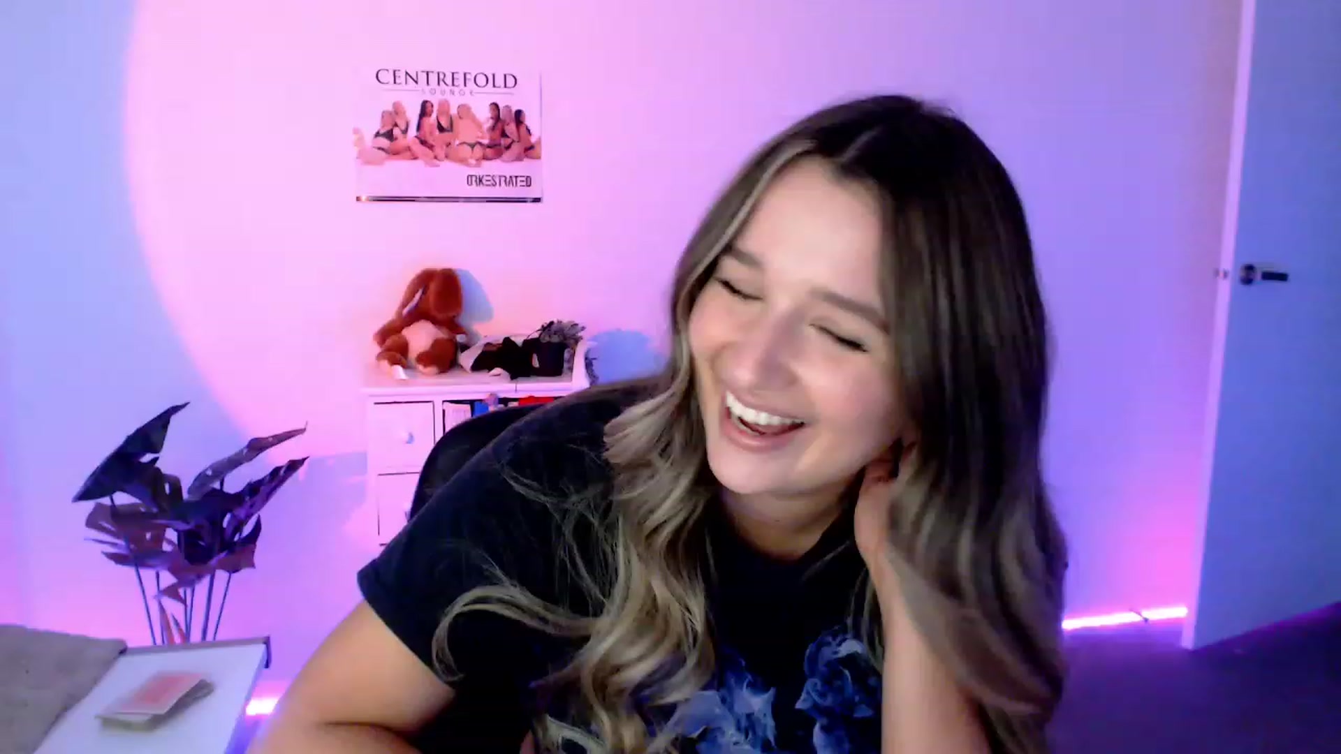 Gallery image thumbnail from StonksRoom's myfreecams stream on, 11/11/2023, 08:38 image 2 of 20