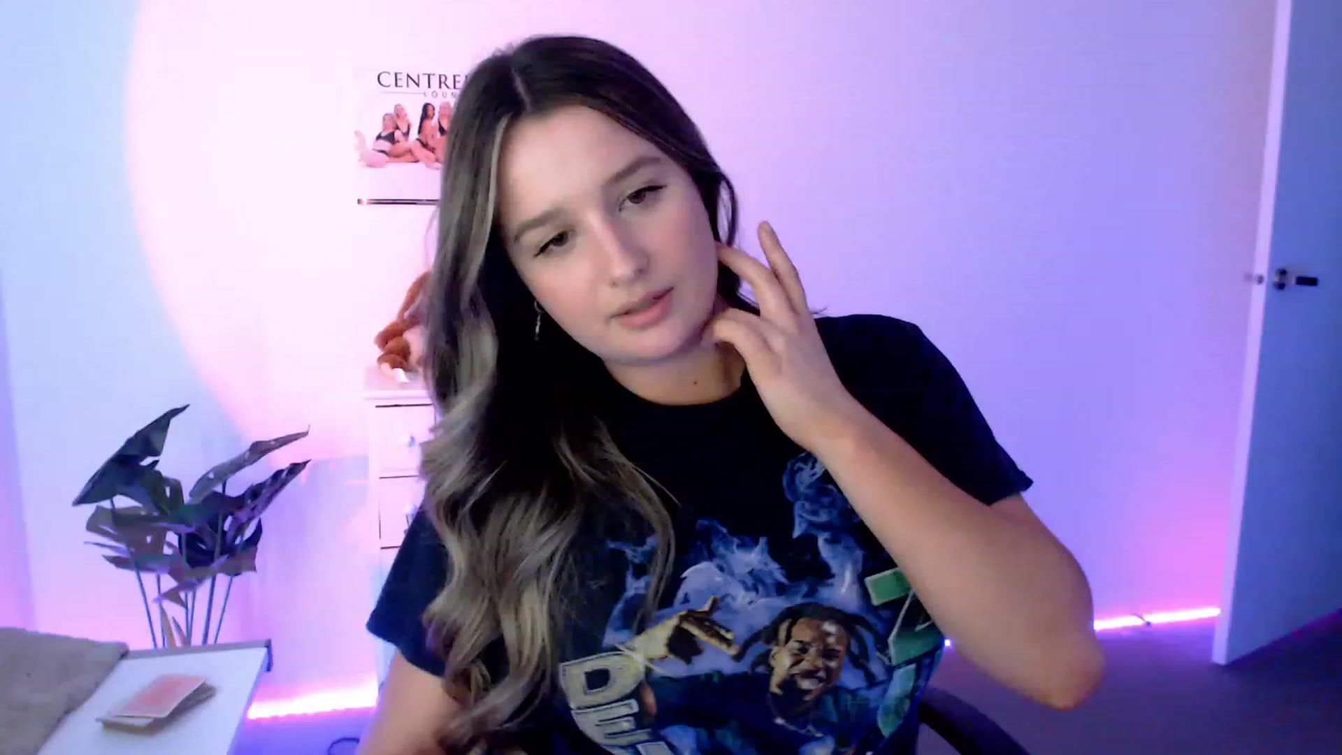 Gallery image thumbnail from StonksRoom's myfreecams stream on, 11/11/2023, 08:38 image 15 of 20