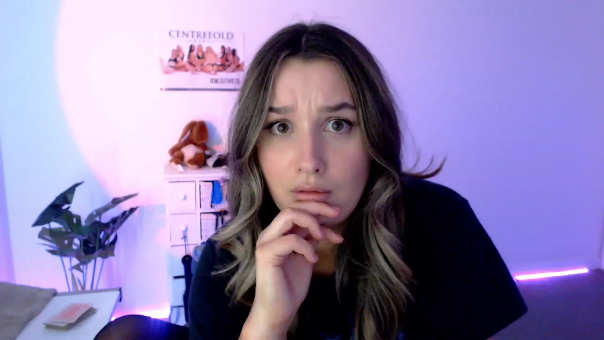 Gallery image thumbnail from StonksRoom's myfreecams stream on, 11/11/2023, 08:38 image 17 of 20