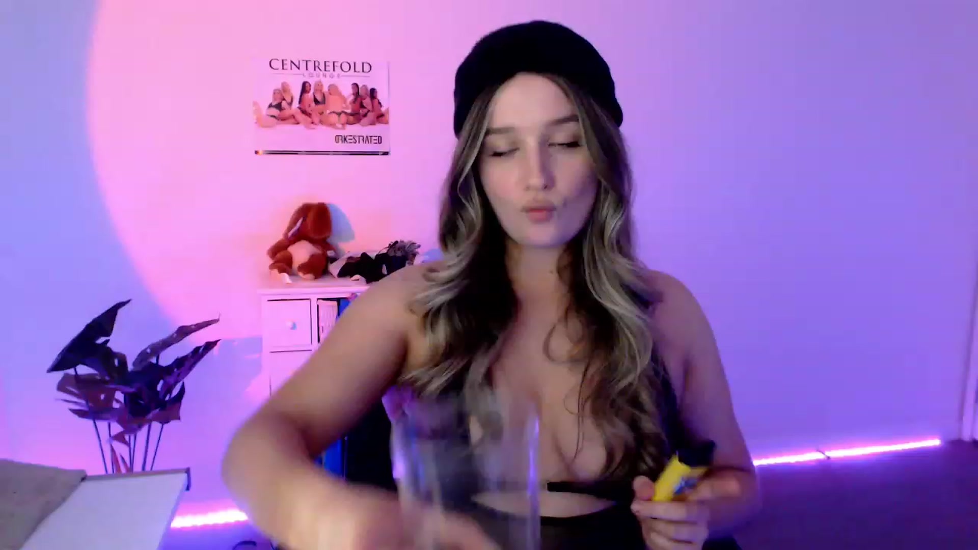 Gallery image thumbnail from StonksRoom's myfreecams stream on, 11/11/2023, 12:04 image 7 of 20