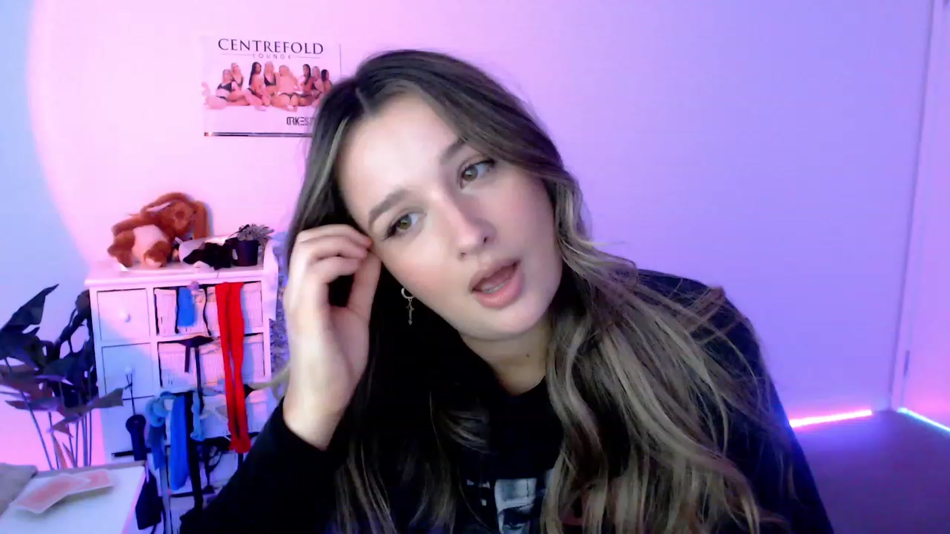 Gallery image thumbnail from StonksRoom's myfreecams stream on, 11/12/2023, 06:49 image 3 of 20