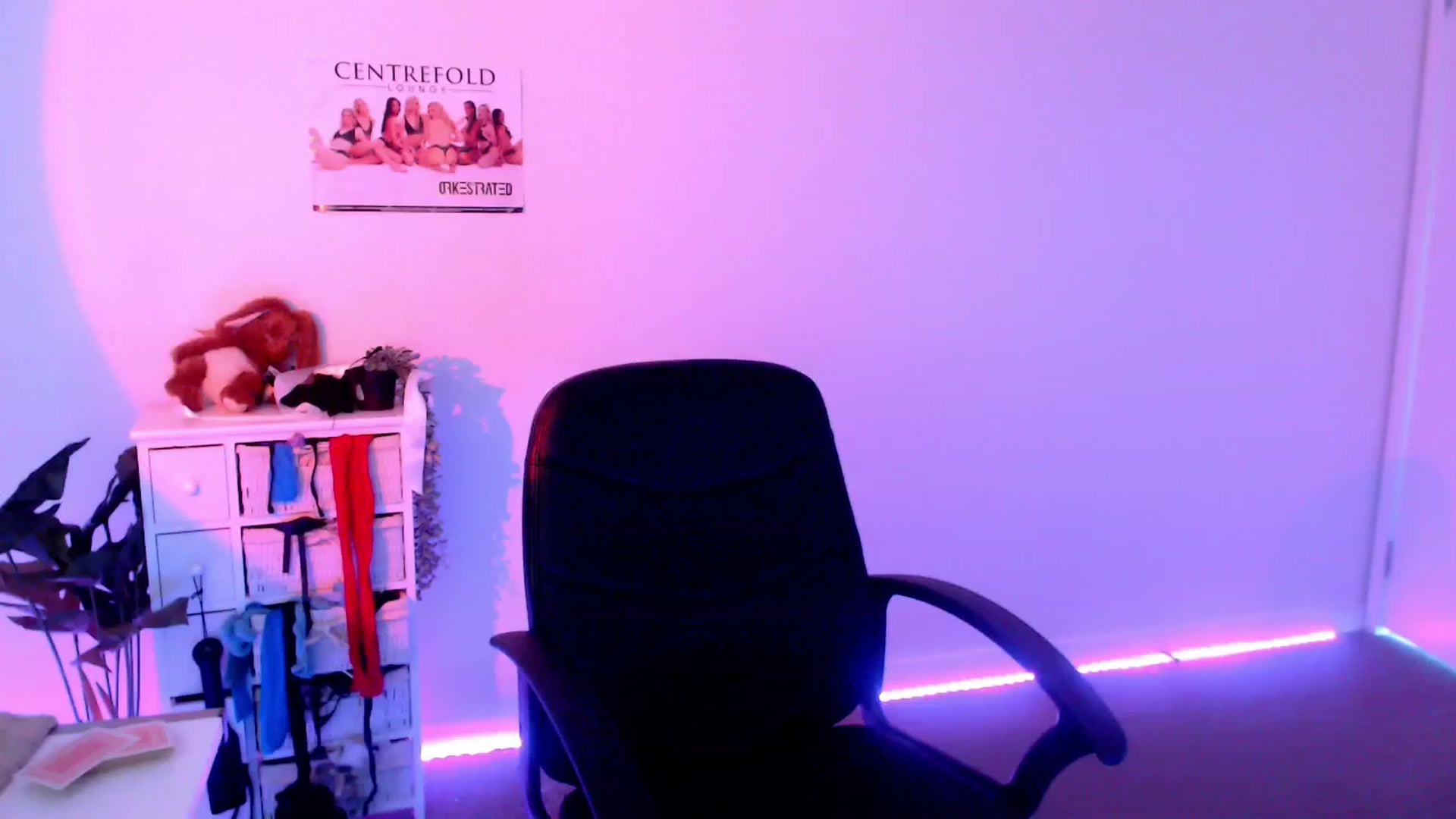 Gallery image thumbnail from StonksRoom's myfreecams stream on, 11/12/2023, 06:49 image 14 of 20