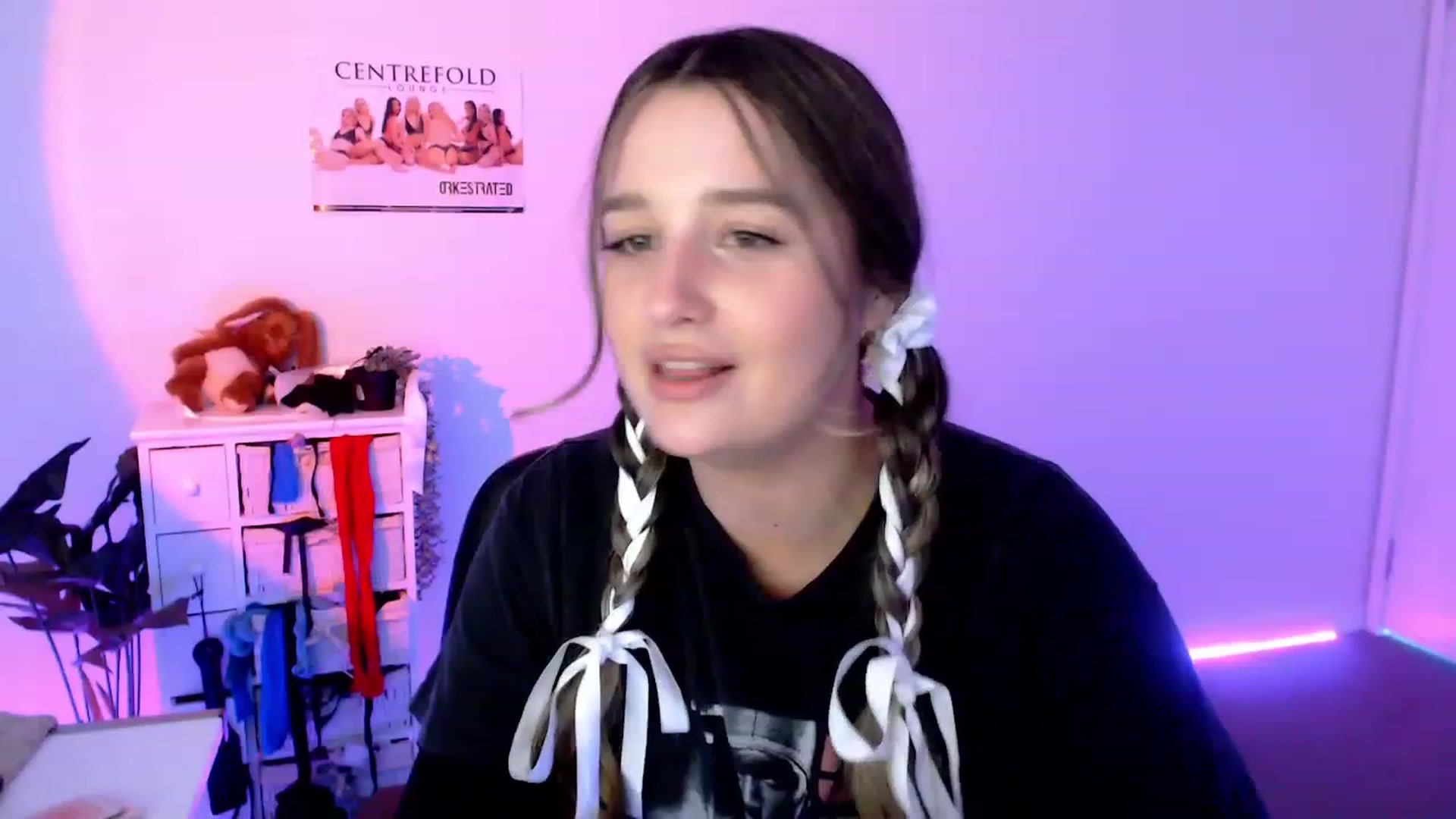 Gallery image thumbnail from StonksRoom's myfreecams stream on, 11/12/2023, 09:58 image 6 of 20