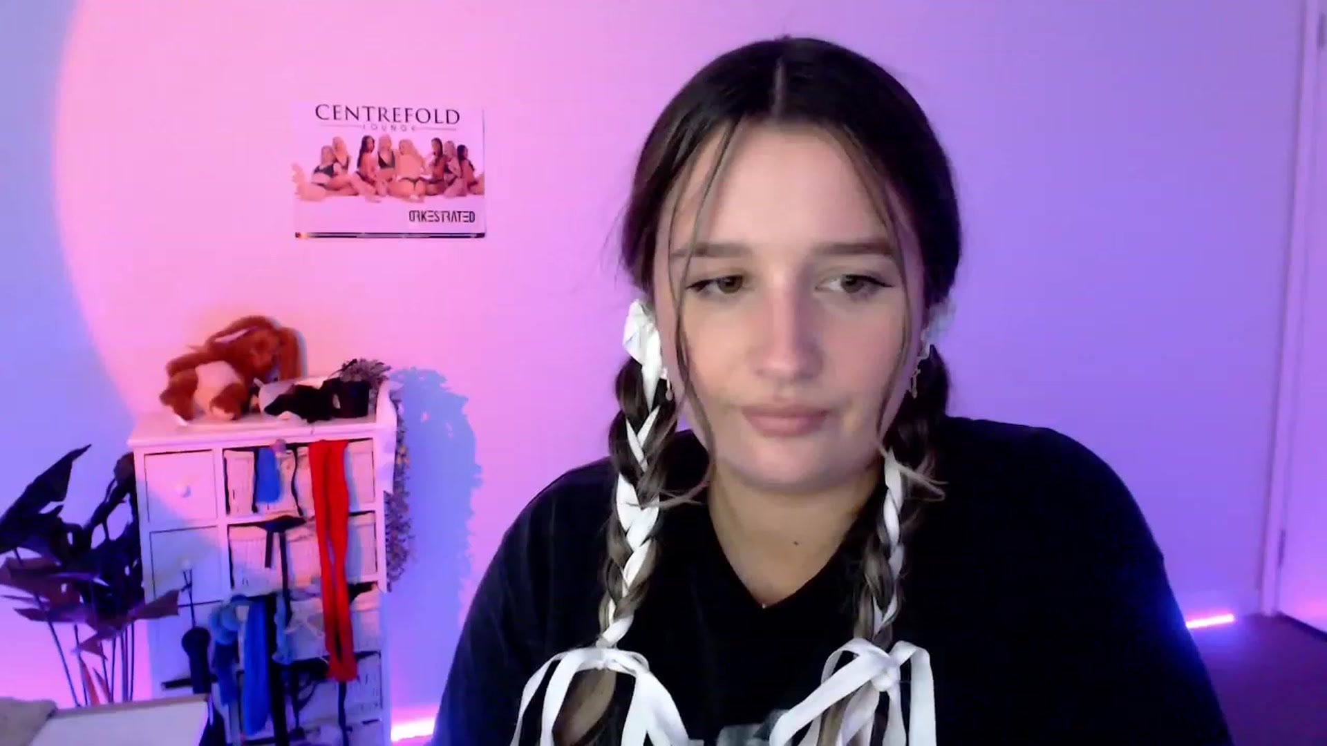 Gallery image thumbnail from StonksRoom's myfreecams stream on, 11/12/2023, 09:58 image 19 of 20