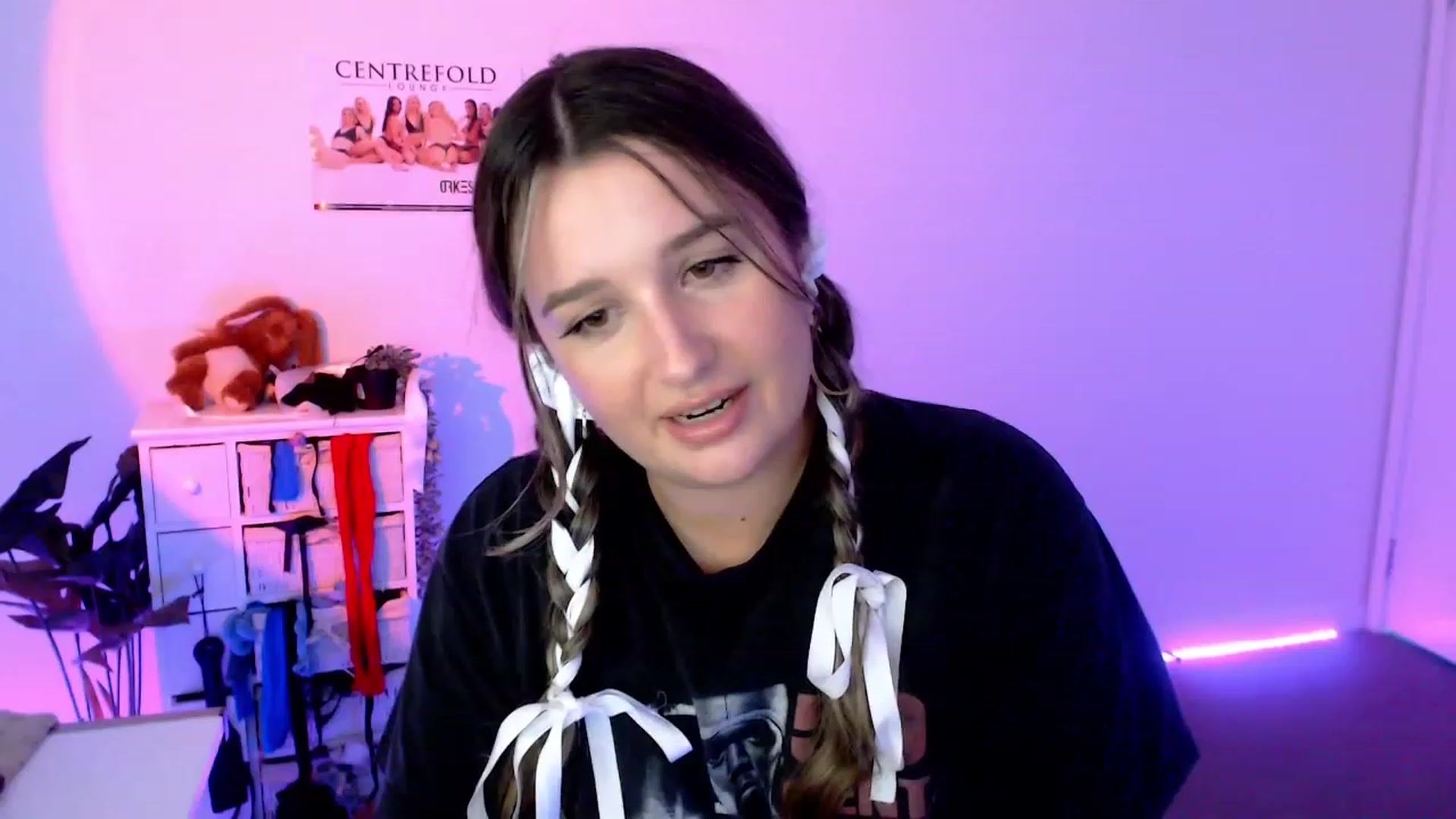 Gallery image thumbnail from StonksRoom's myfreecams stream on, 11/12/2023, 09:58 image 12 of 20