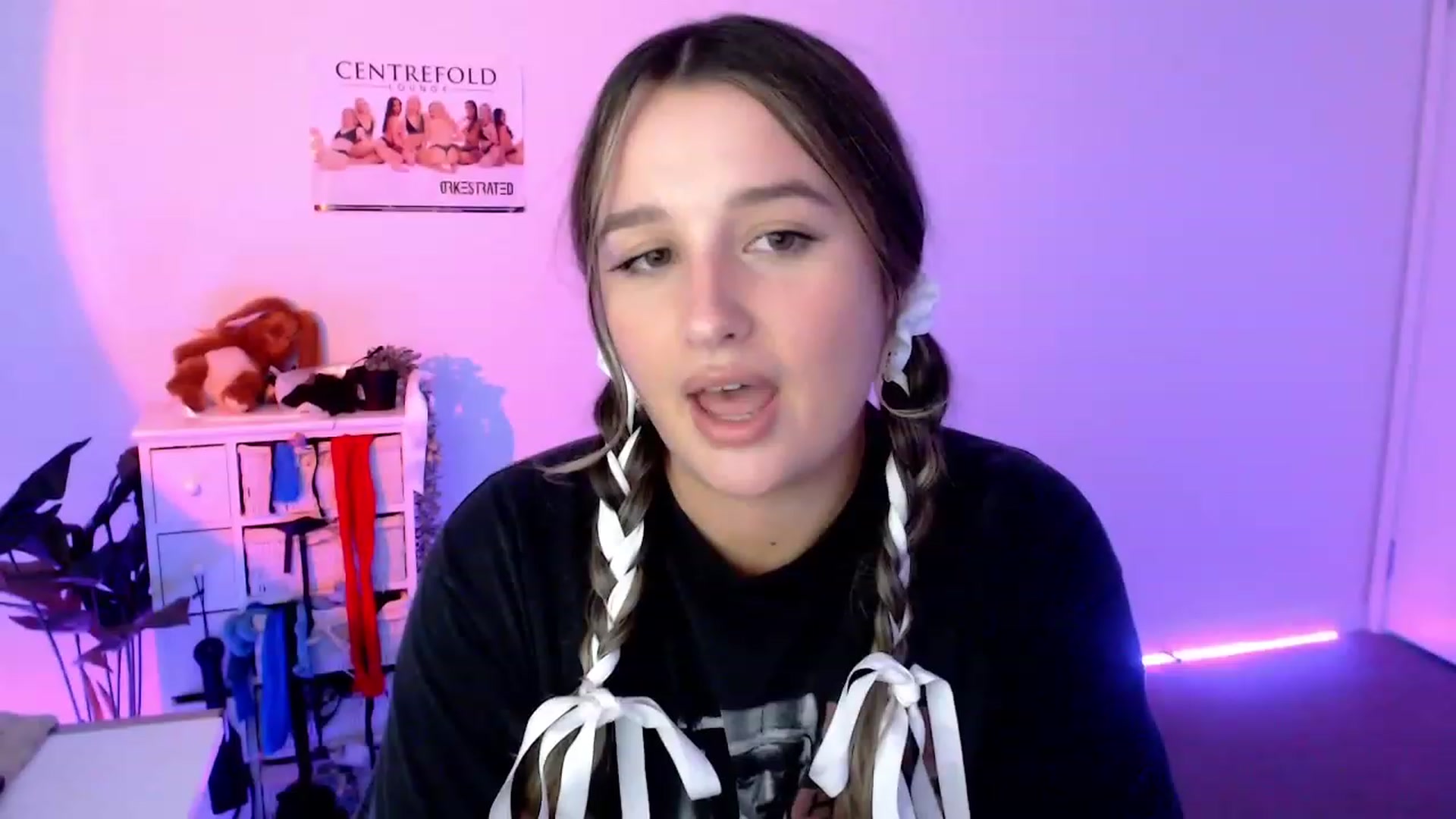Gallery image thumbnail from StonksRoom's myfreecams stream on, 11/12/2023, 09:58 image 13 of 20