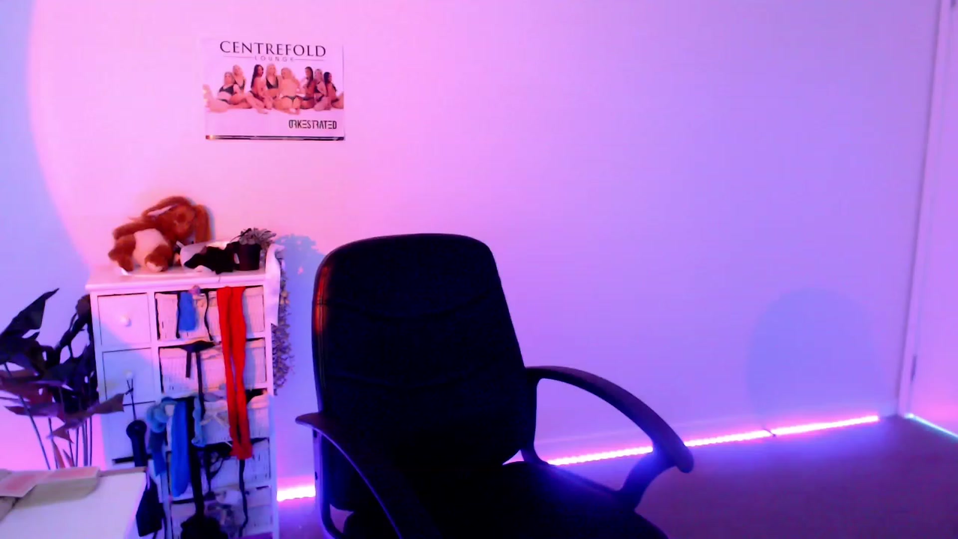 Gallery image thumbnail from StonksRoom's myfreecams stream on, 11/12/2023, 09:58 image 1 of 20