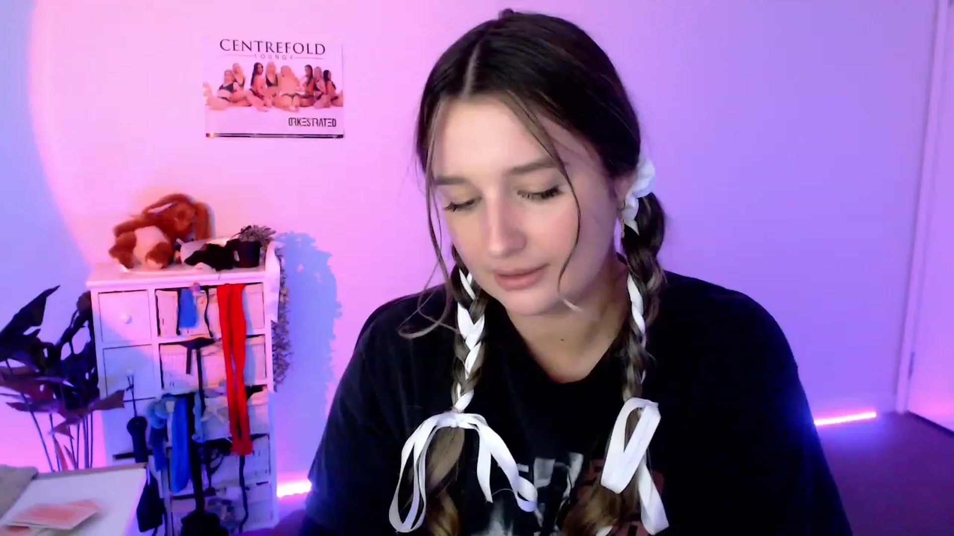 Gallery image thumbnail from StonksRoom's myfreecams stream on, 11/12/2023, 09:58 image 18 of 20