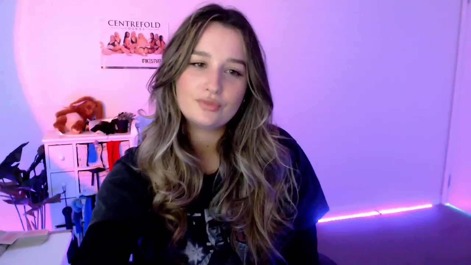 Gallery image thumbnail from StonksRoom's myfreecams stream on, 11/12/2023, 09:58 image 2 of 20