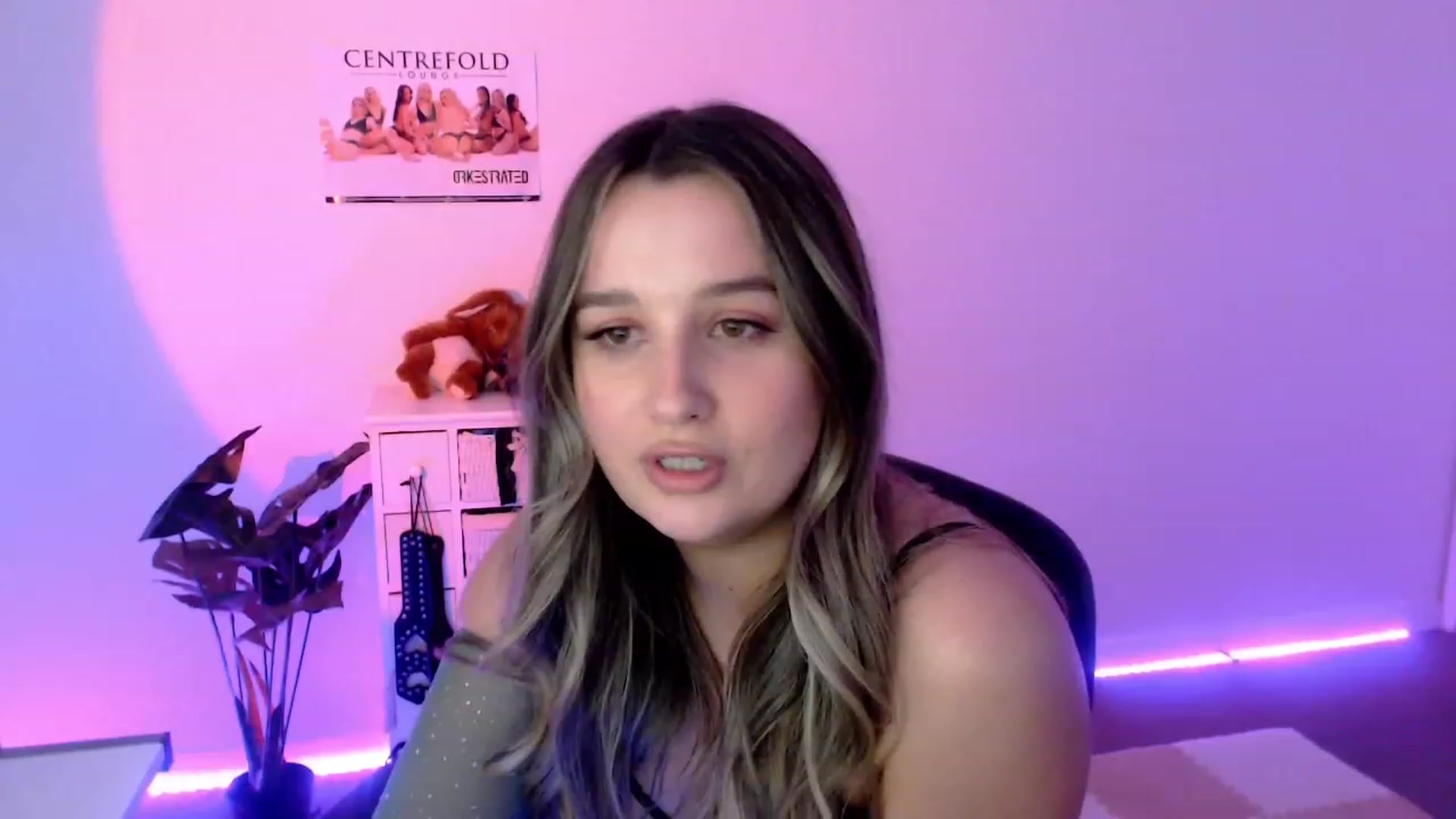 Gallery image thumbnail from StonksRoom's myfreecams stream on, 11/17/2023, 11:30 image 14 of 20