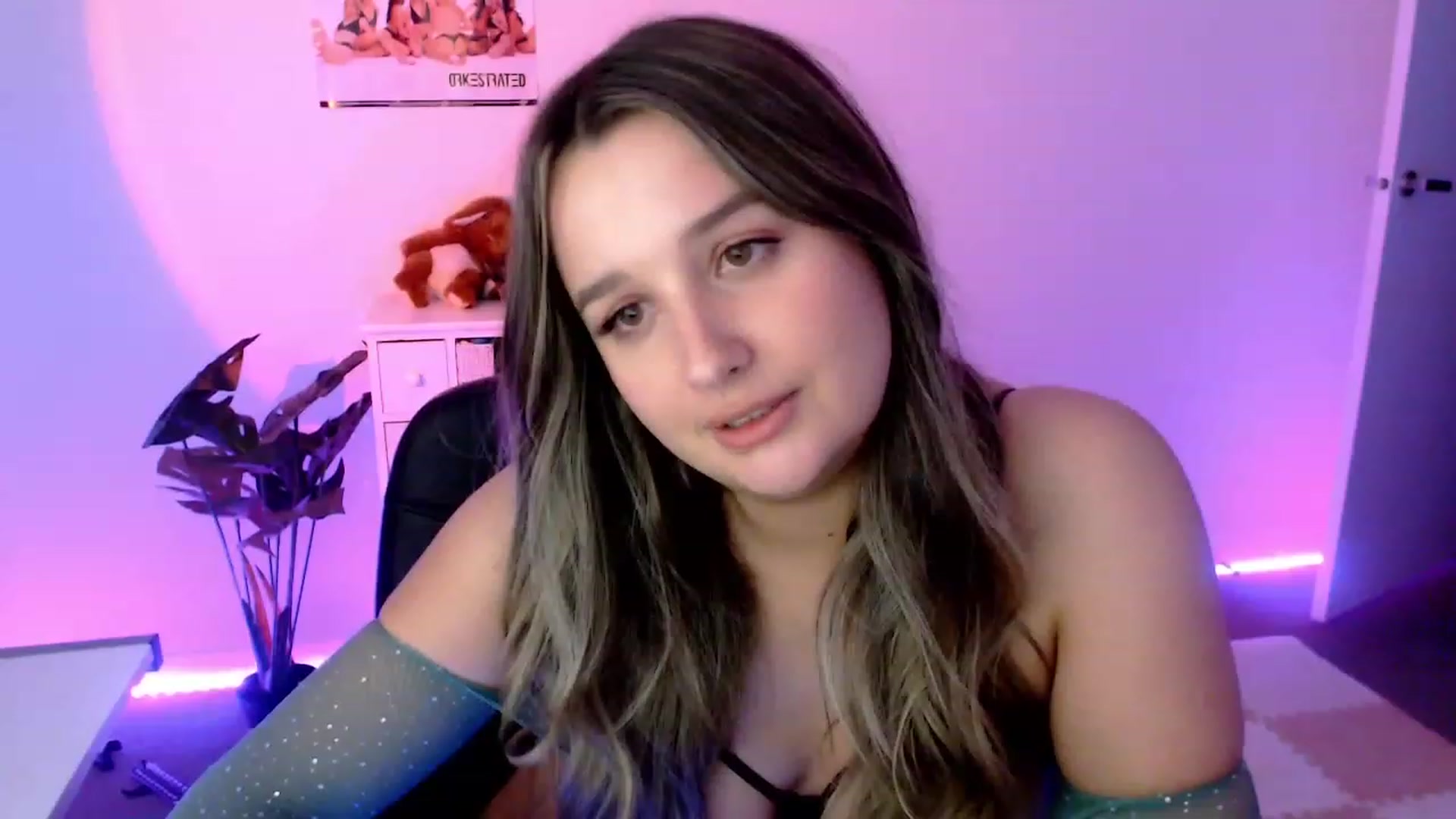 Gallery image thumbnail from StonksRoom's myfreecams stream on, 11/17/2023, 12:30 image 13 of 20