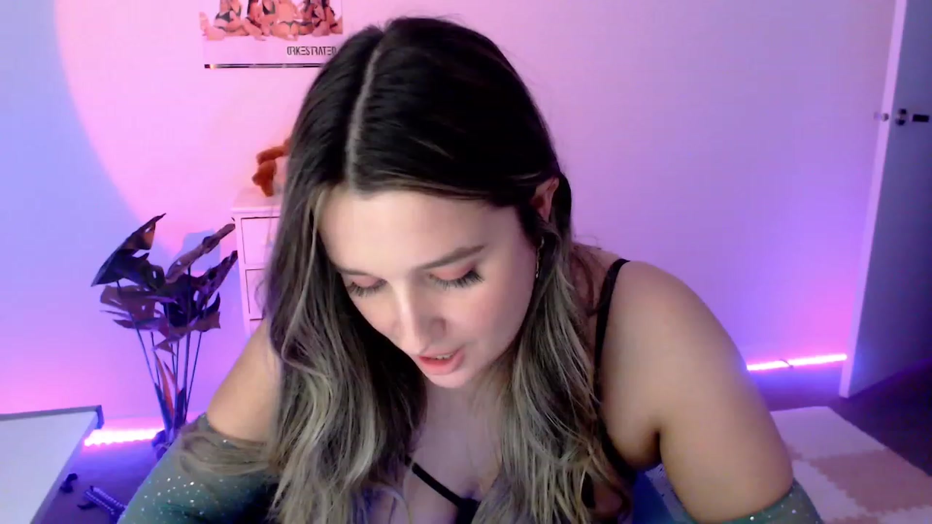 Gallery image thumbnail from StonksRoom's myfreecams stream on, 11/17/2023, 12:30 image 9 of 20
