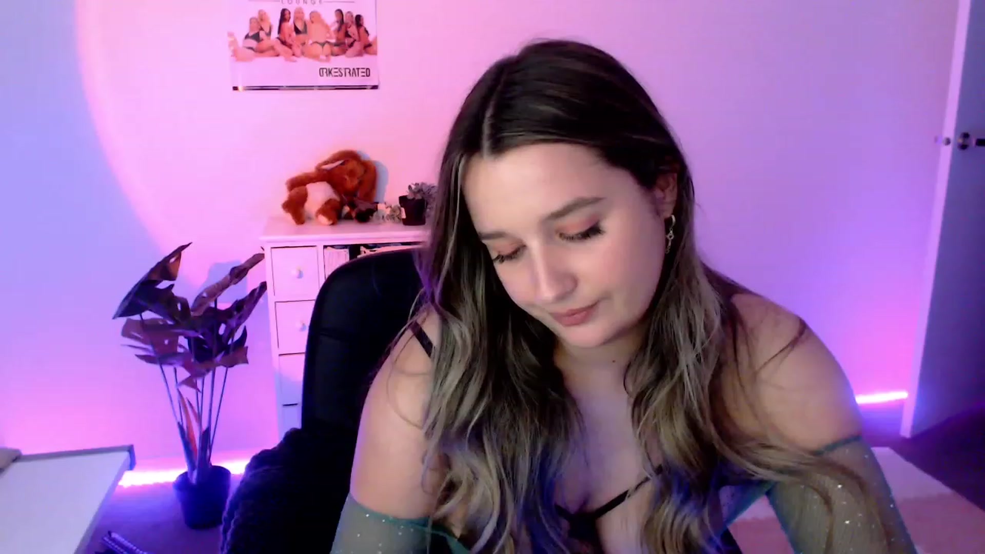 Gallery image thumbnail from StonksRoom's myfreecams stream on, 11/17/2023, 12:30 image 16 of 20