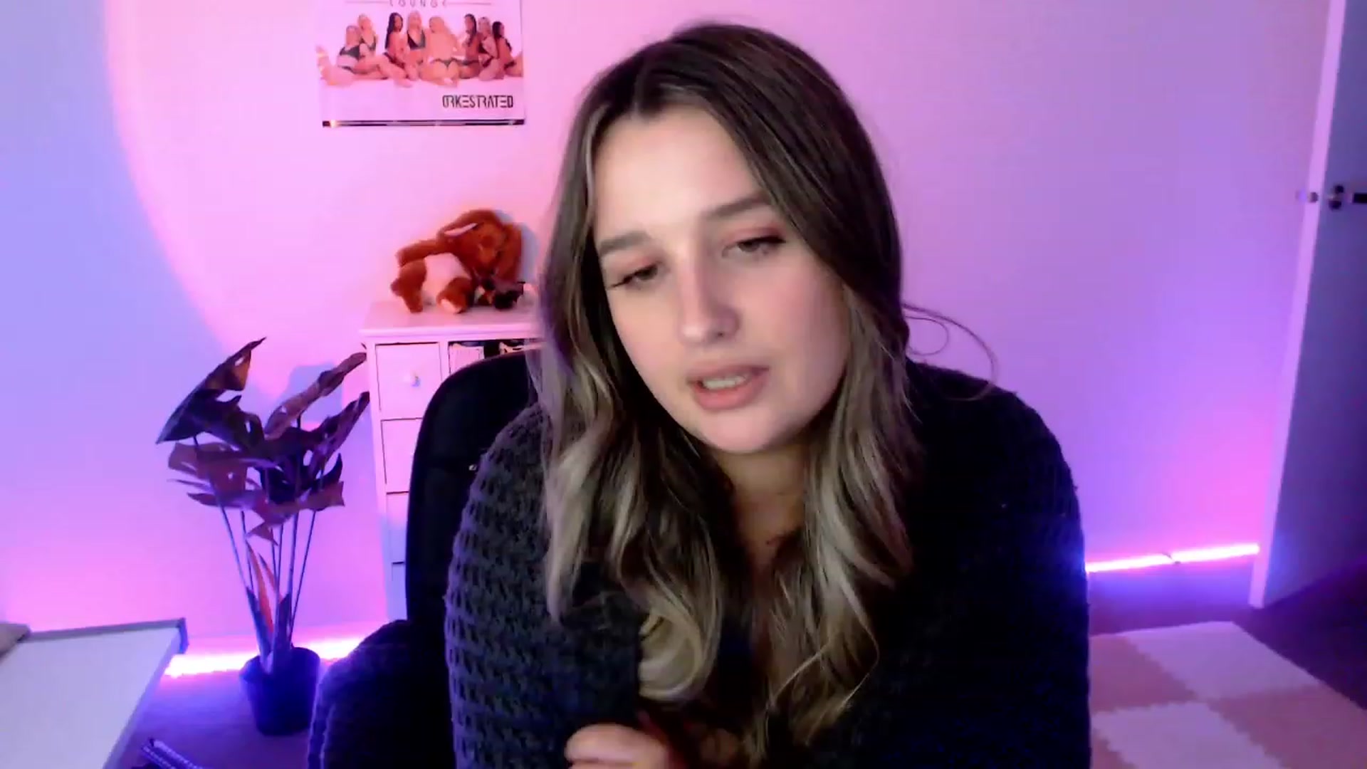 Gallery image thumbnail from StonksRoom's myfreecams stream on, 11/17/2023, 12:30 image 20 of 20