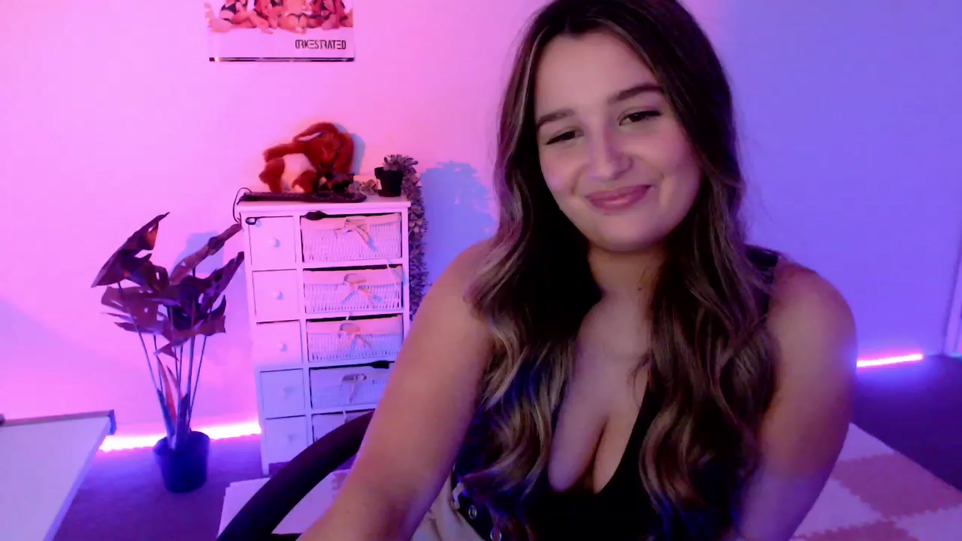 Gallery image thumbnail from StonksRoom's myfreecams stream on, 11/18/2023, 09:11 image 1 of 20