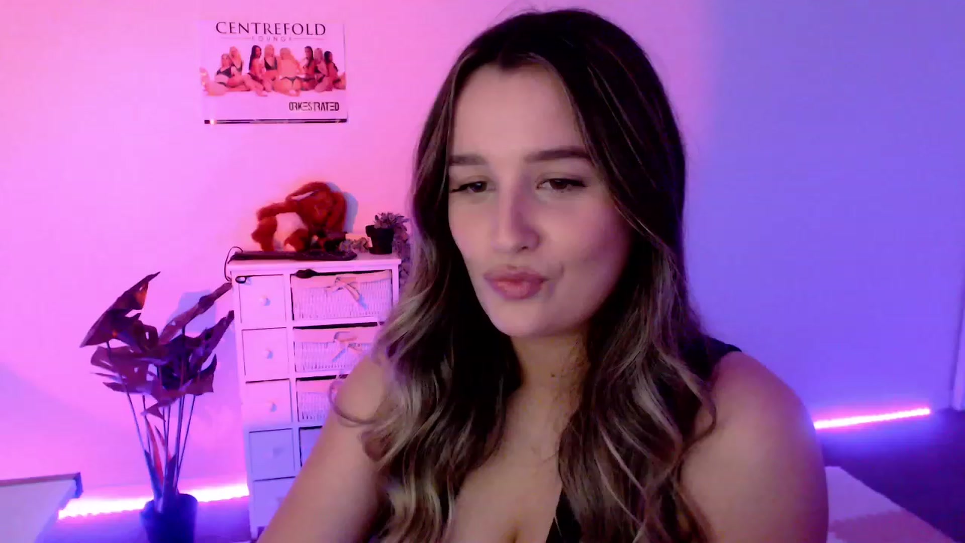 Gallery image thumbnail from StonksRoom's myfreecams stream on, 11/18/2023, 09:11 image 18 of 20