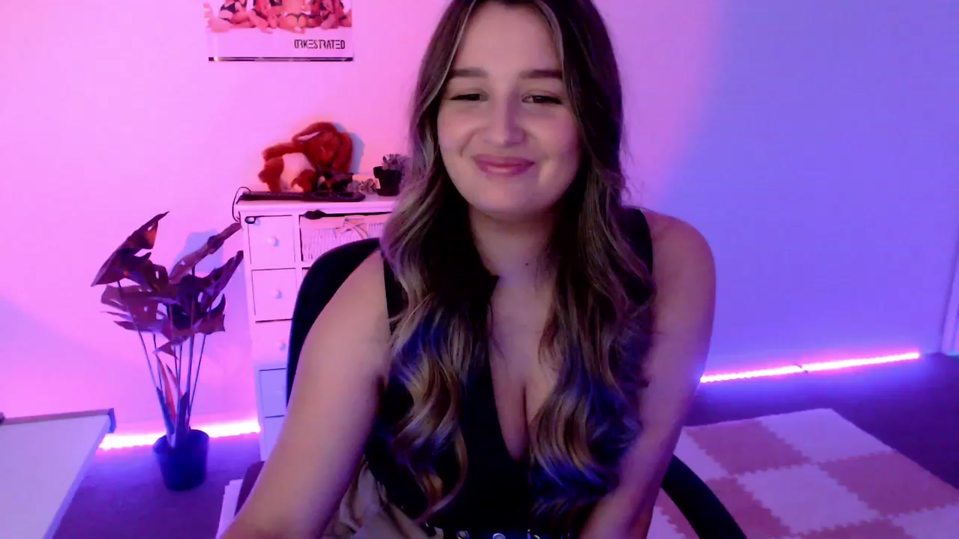 Gallery image thumbnail from StonksRoom's myfreecams stream on, 11/18/2023, 09:11 image 2 of 20