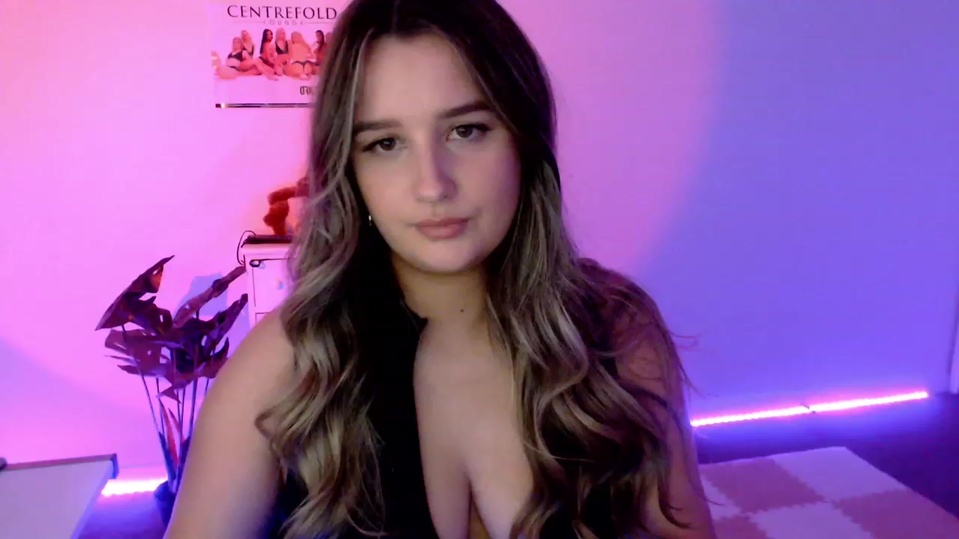 Gallery image thumbnail from StonksRoom's myfreecams stream on, 11/18/2023, 09:56 image 14 of 20