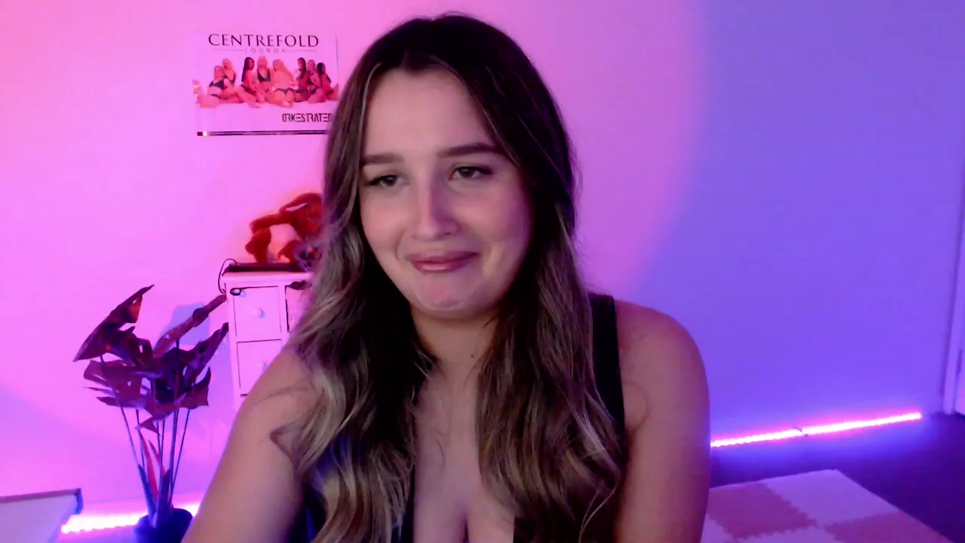 Gallery image thumbnail from StonksRoom's myfreecams stream on, 11/18/2023, 09:56 image 19 of 20