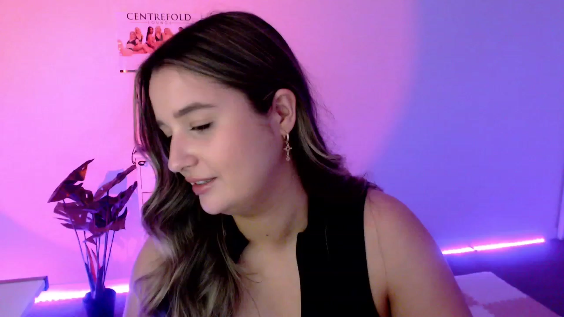 Gallery image thumbnail from StonksRoom's myfreecams stream on, 11/18/2023, 09:56 image 7 of 20