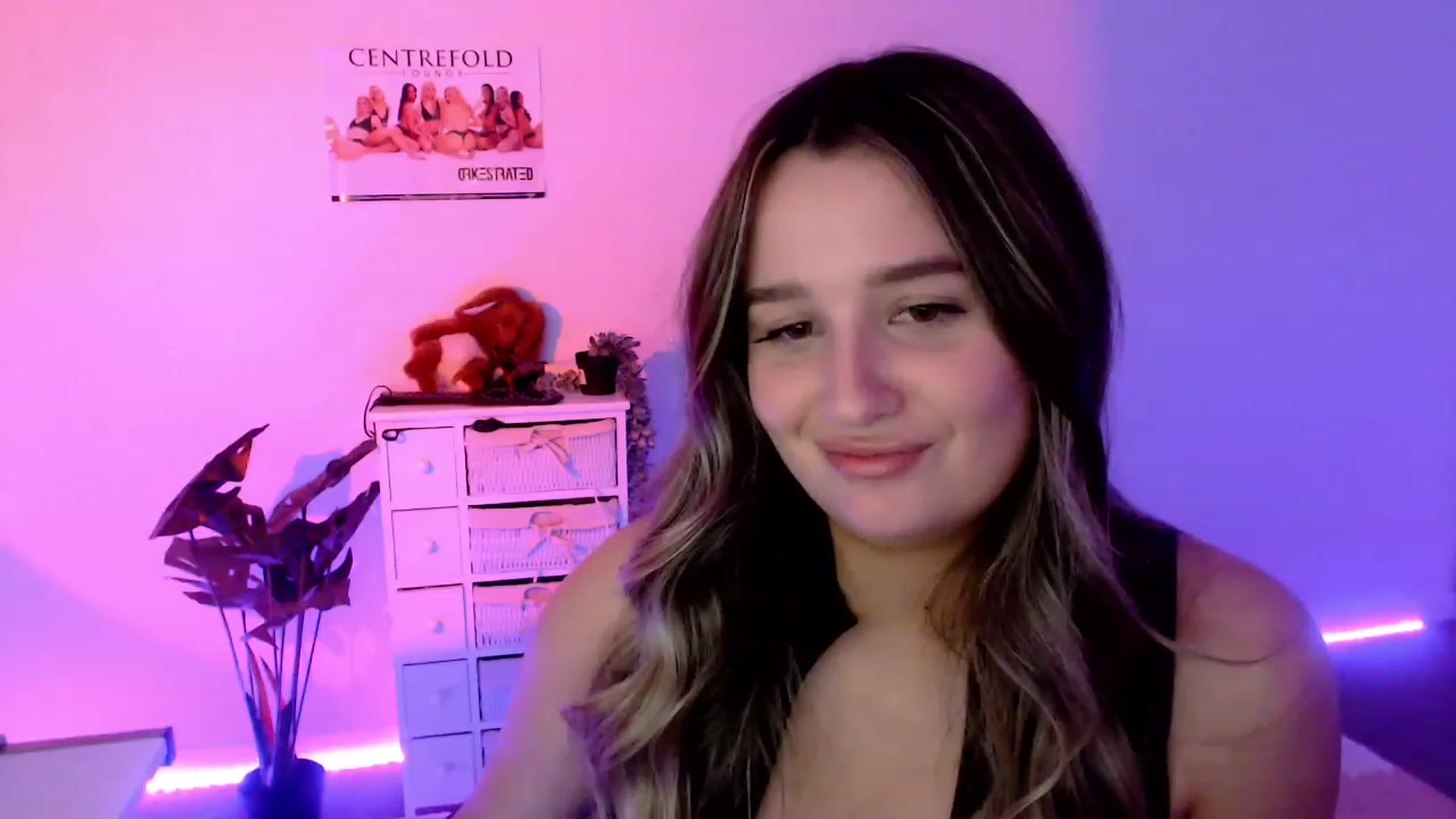 Gallery image thumbnail from StonksRoom's myfreecams stream on, 11/18/2023, 10:20 image 15 of 20