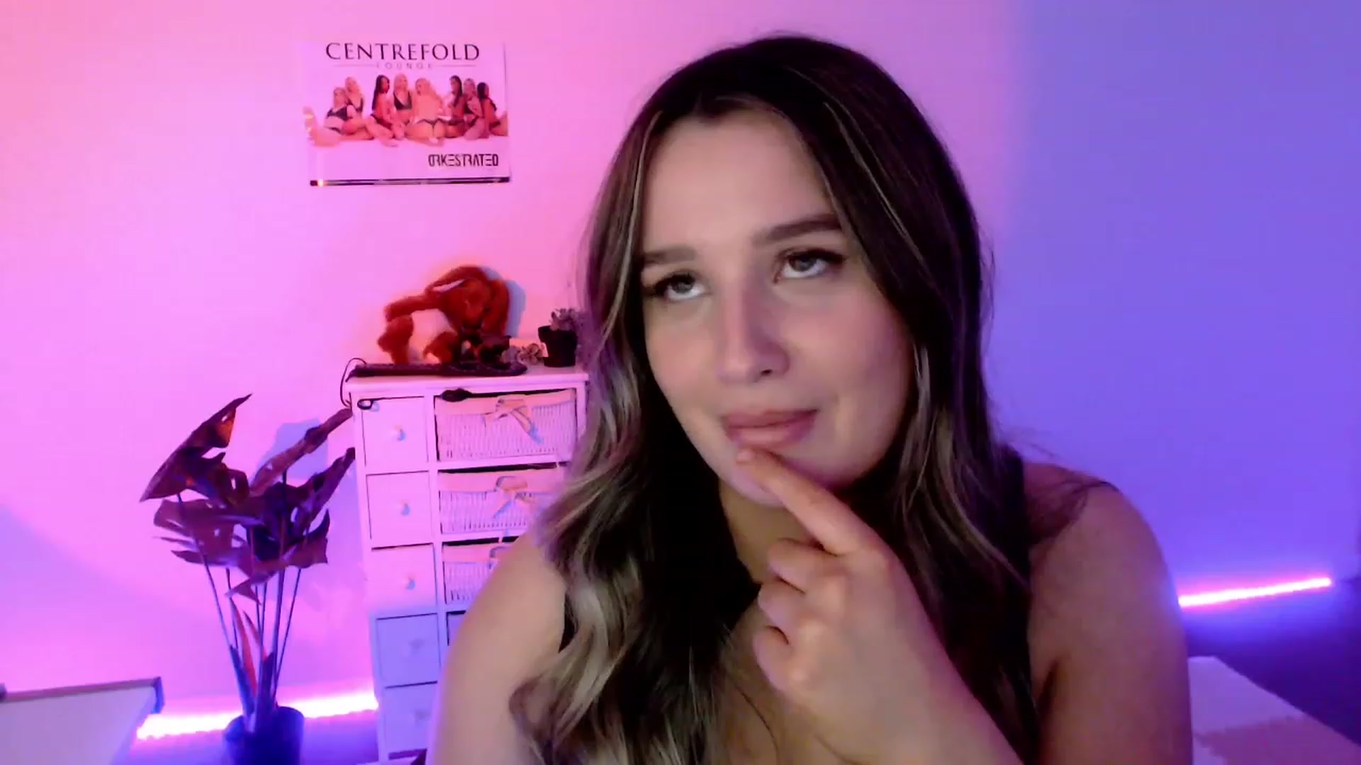 Gallery image thumbnail from StonksRoom's myfreecams stream on, 11/18/2023, 10:20 image 17 of 20