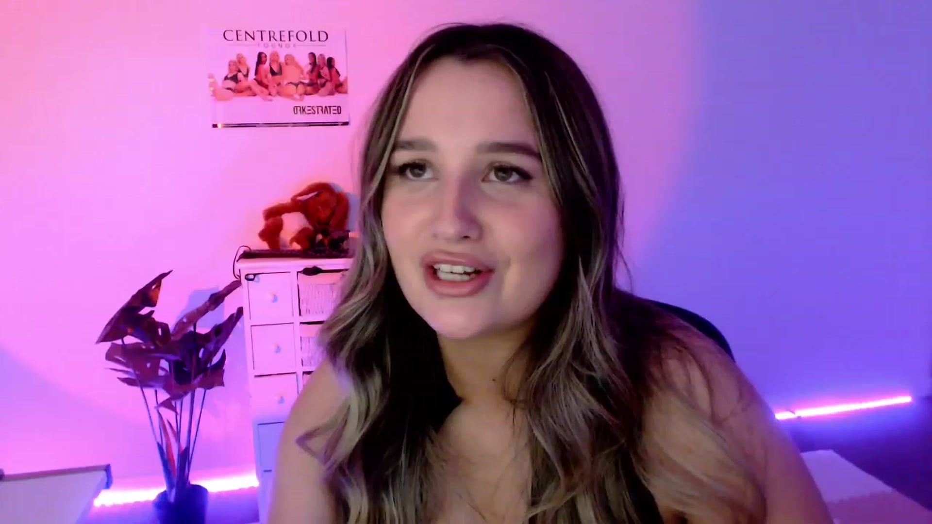 Gallery image thumbnail from StonksRoom's myfreecams stream on, 11/18/2023, 10:20 image 14 of 20