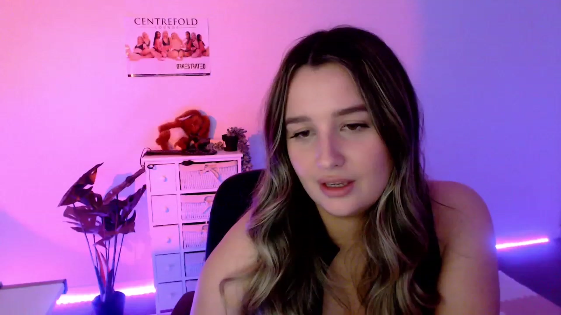 Gallery image thumbnail from StonksRoom's myfreecams stream on, 11/18/2023, 10:20 image 8 of 20
