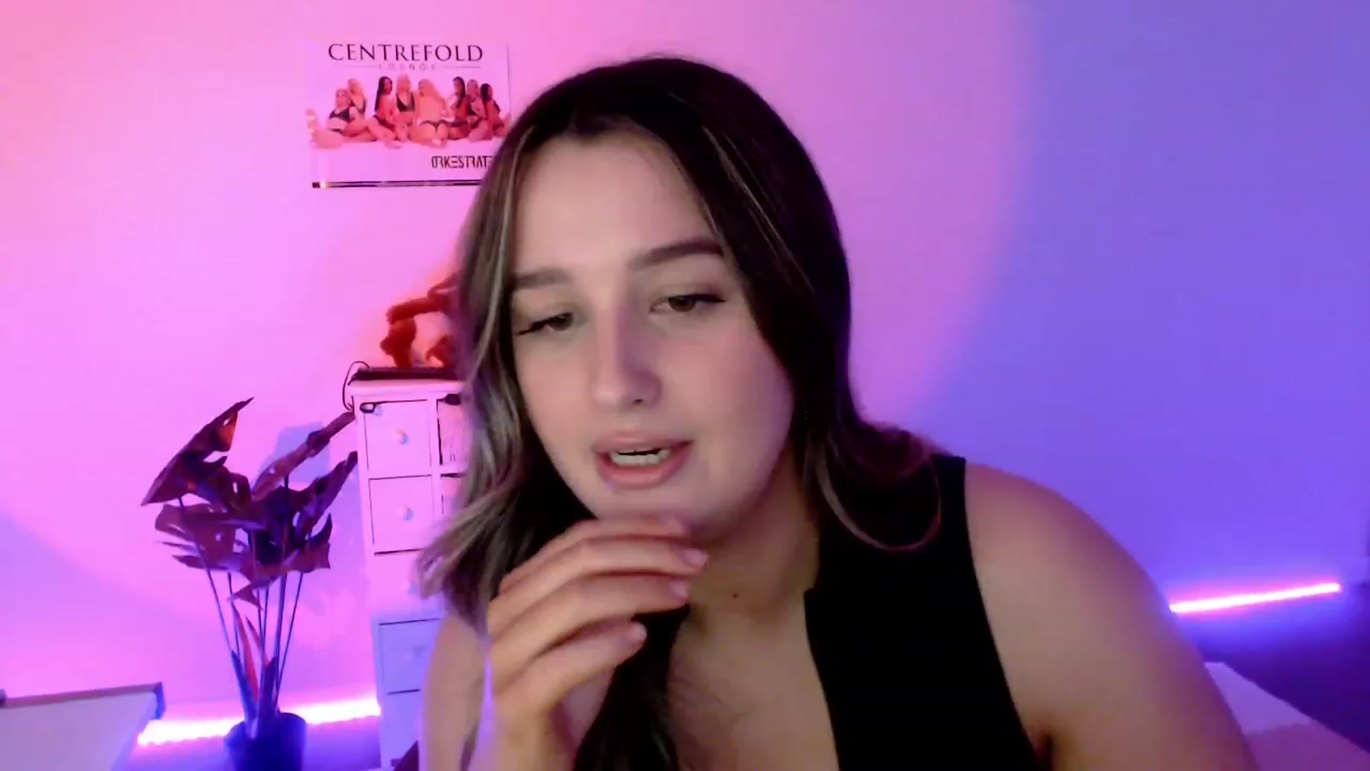 Gallery image thumbnail from StonksRoom's myfreecams stream on, 11/18/2023, 10:20 image 20 of 20