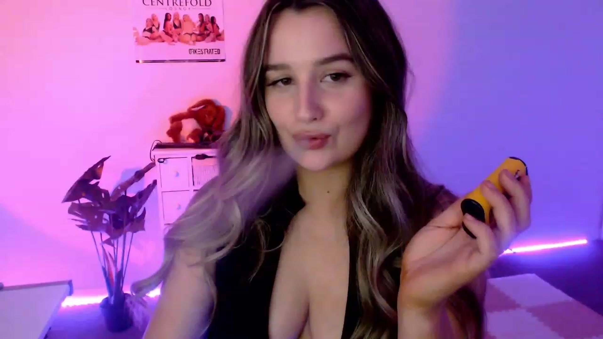 Gallery image thumbnail from StonksRoom's myfreecams stream on, 11/18/2023, 10:33 image 20 of 20