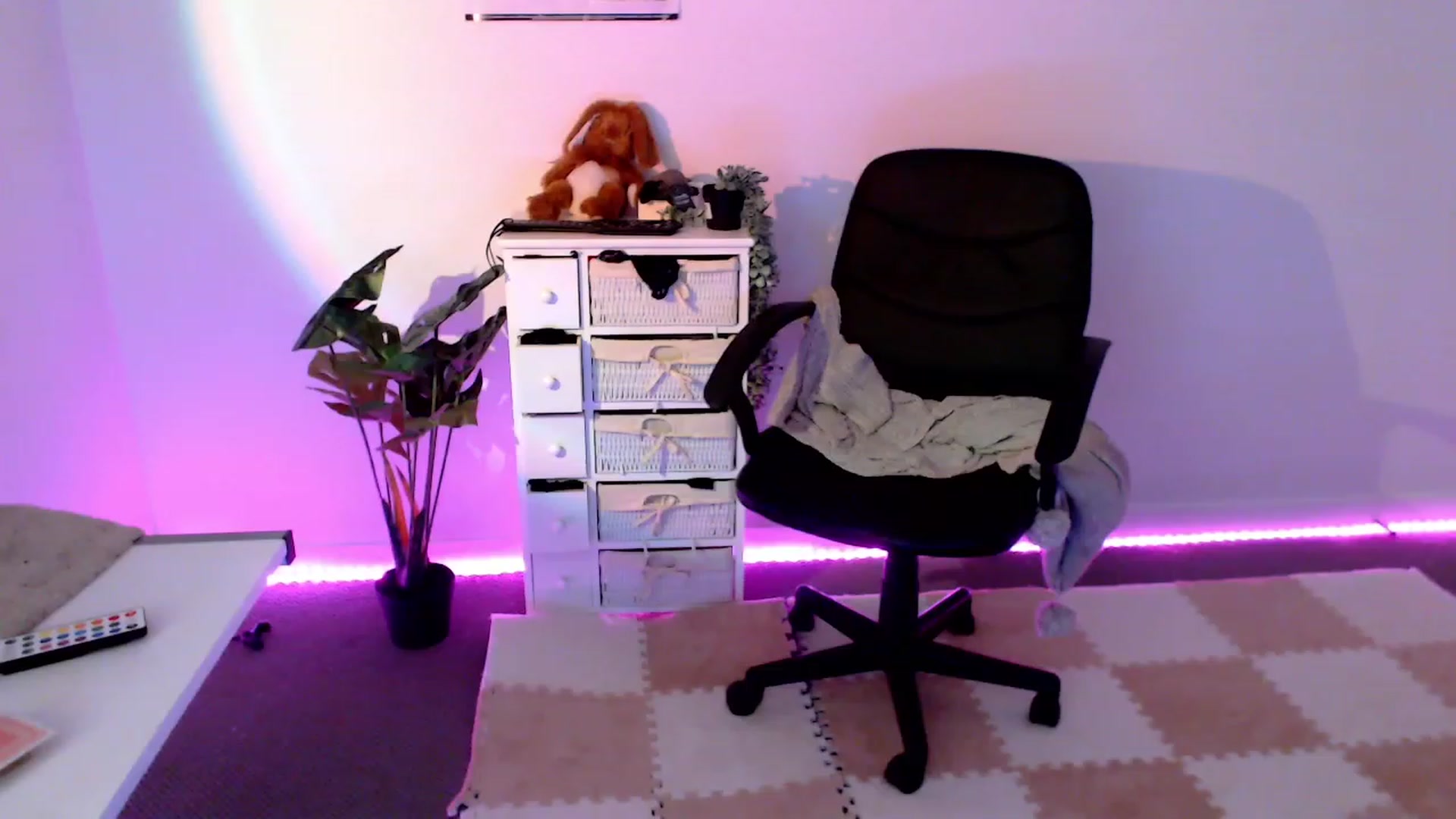 Gallery image thumbnail from StonksRoom's myfreecams stream on, 11/24/2023, 11:56 image 19 of 20