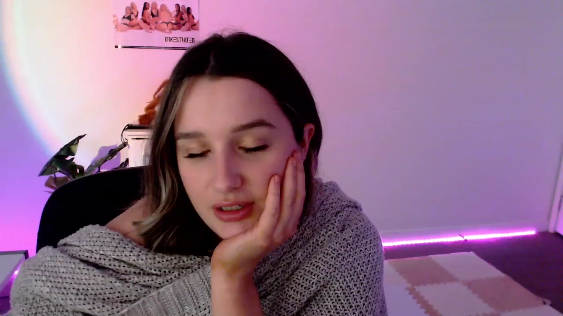 Gallery image thumbnail from StonksRoom's myfreecams stream on, 11/24/2023, 13:43 image 20 of 20
