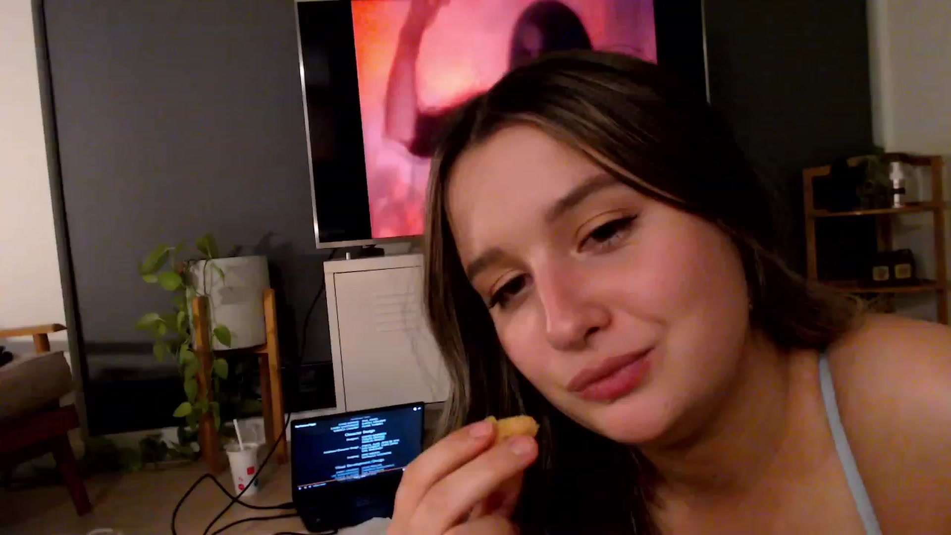 Gallery image thumbnail from StonksRoom's myfreecams stream on, 11/24/2023, 16:31 image 15 of 20
